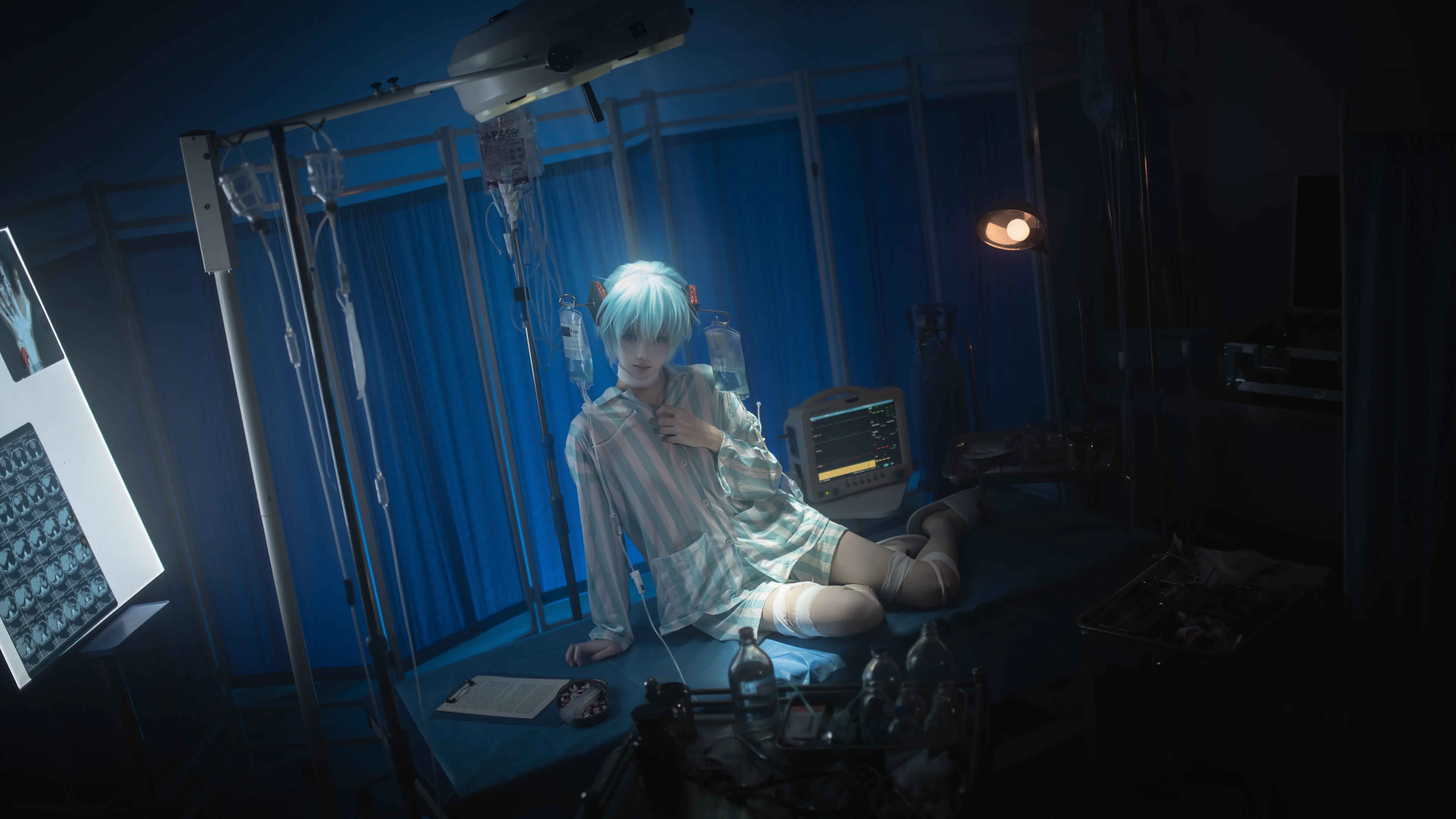 【初音未来cos】病院蓝光下的破碎与静谧