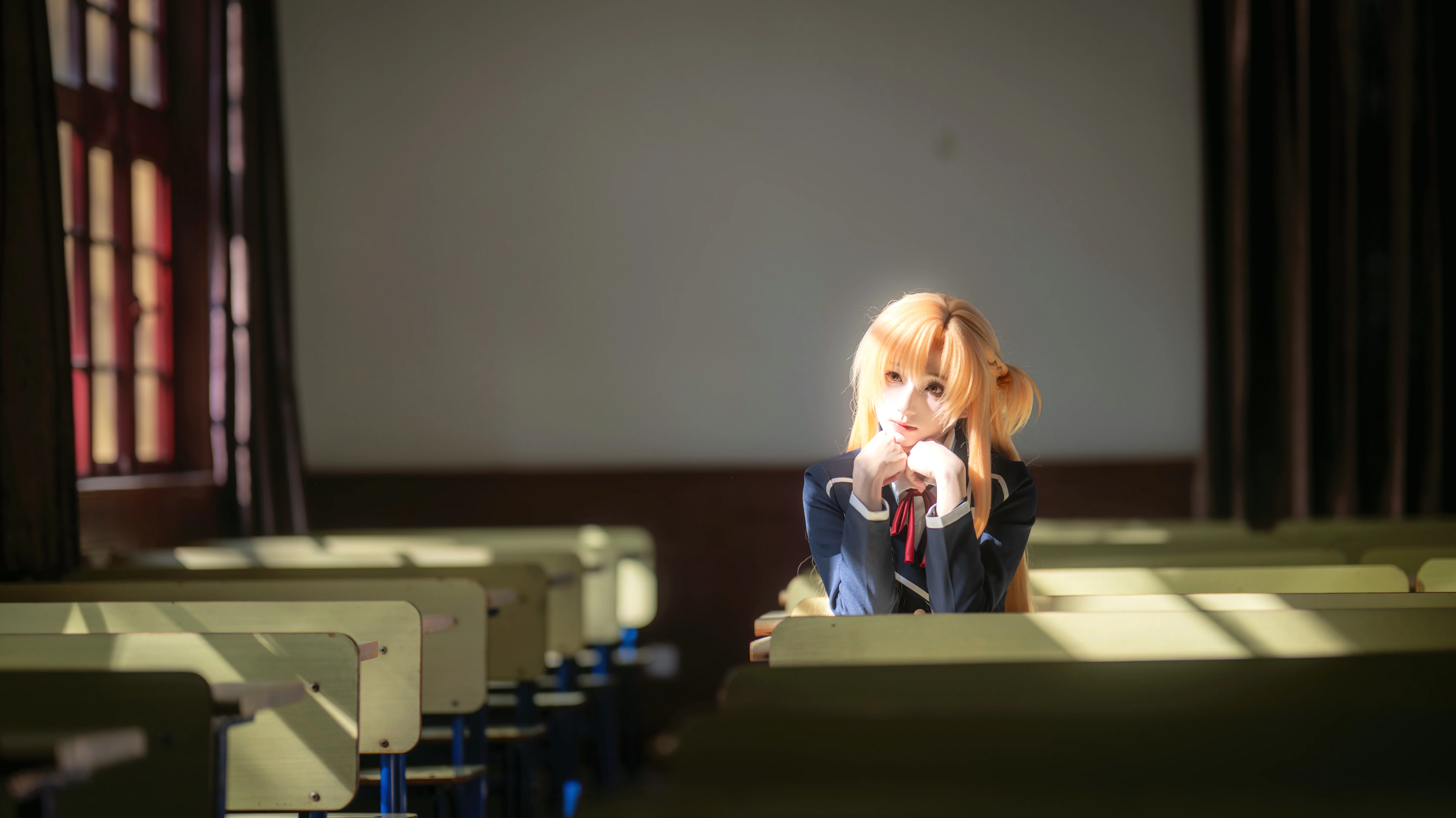 【亚丝娜cos】旧教室里的午后回眸 - 第 4 张