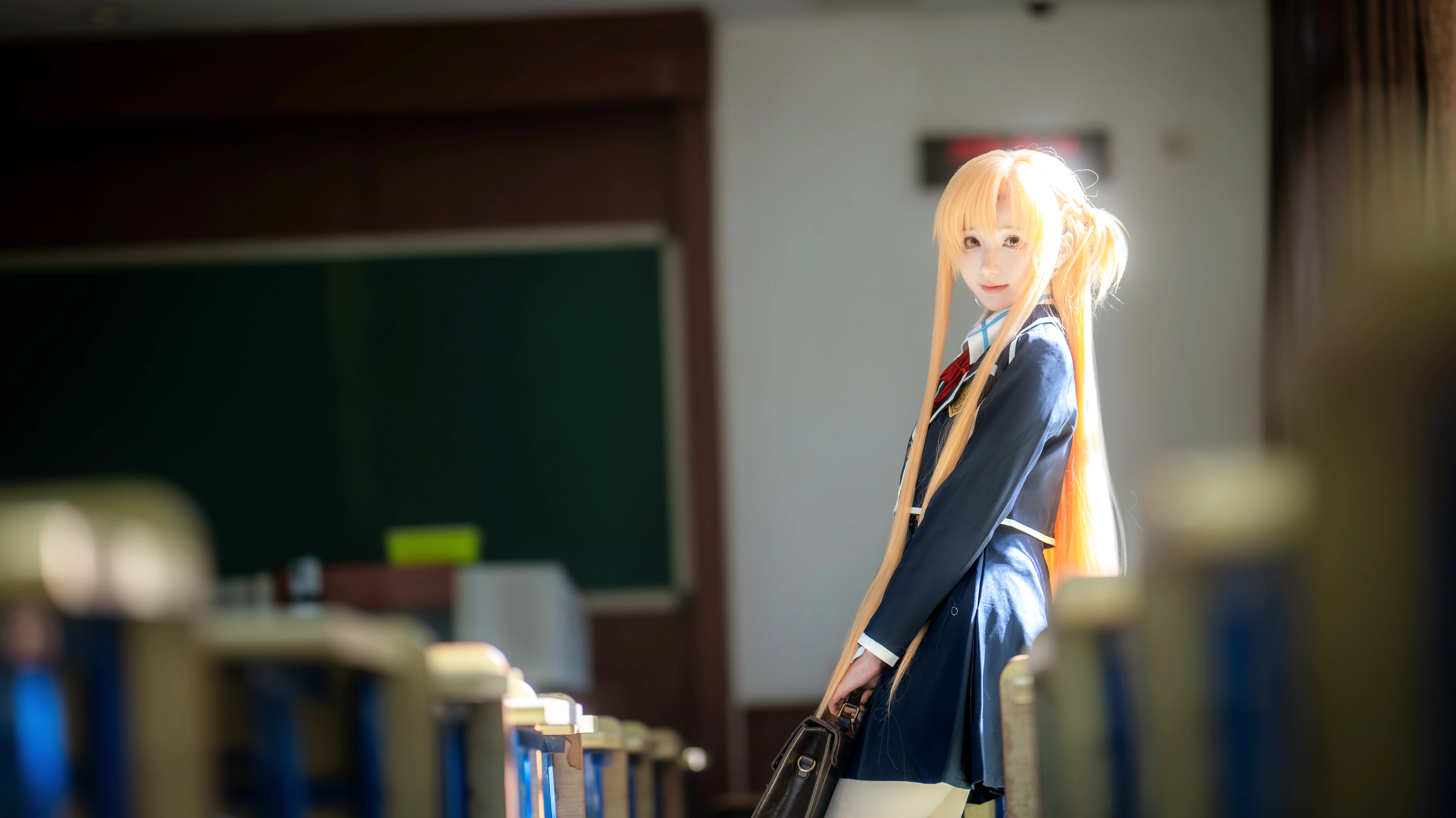 【亚丝娜cos】旧教室里的午后回眸