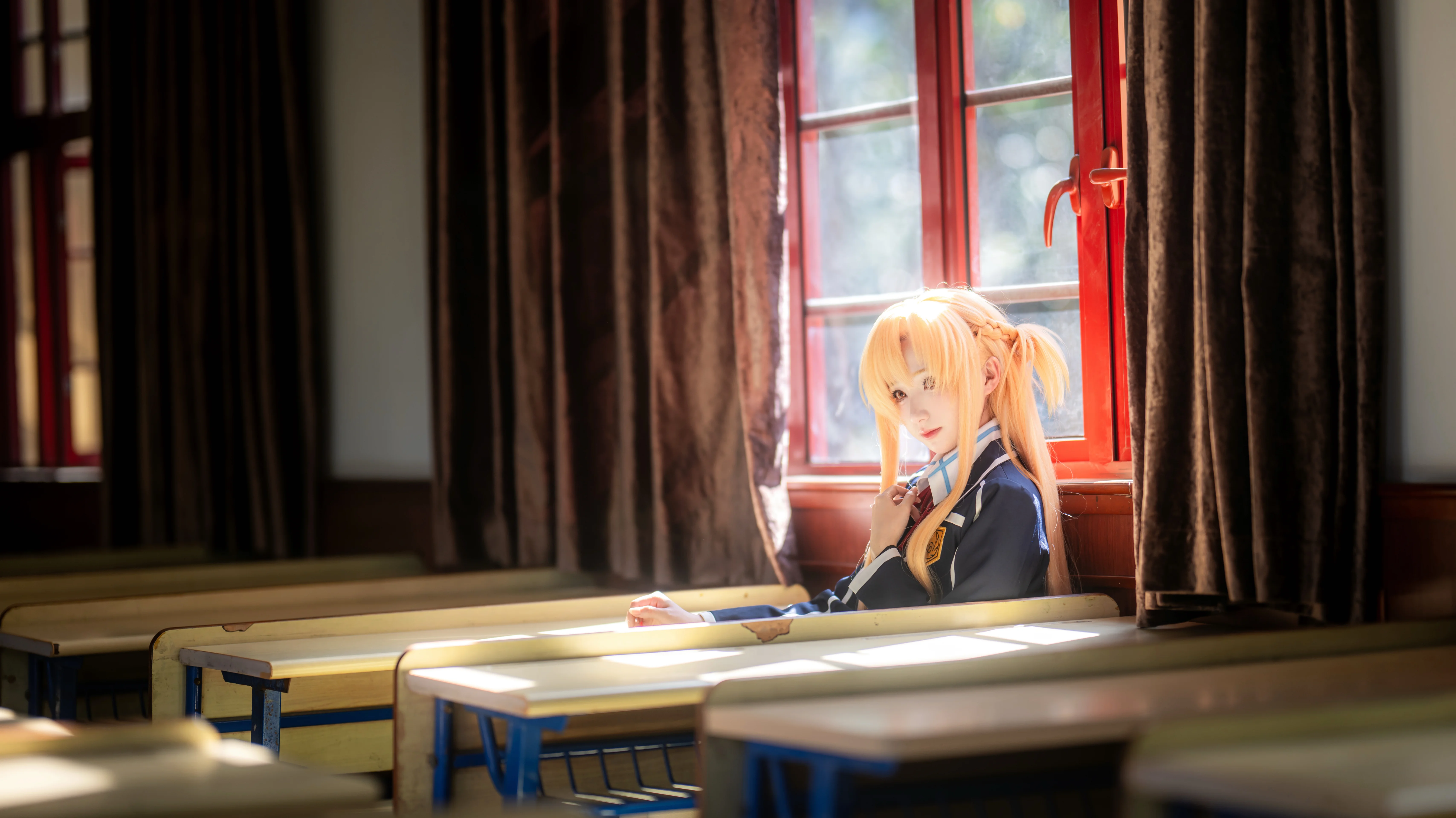 【亚丝娜cos】旧教室里的午后回眸 - 第 9 张