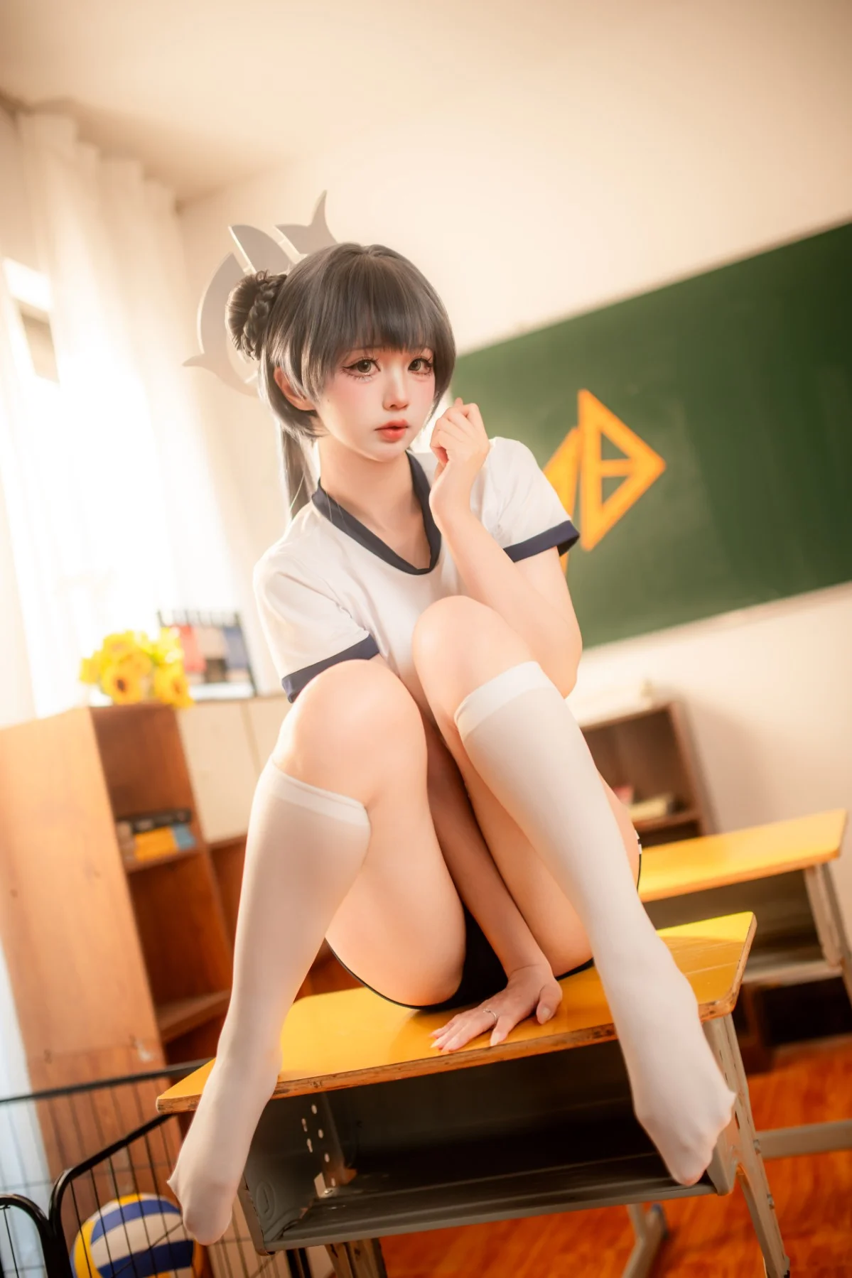 【妃咲cos】蔚蓝档案校园体操服，教室里的日常感 - 第 1 张