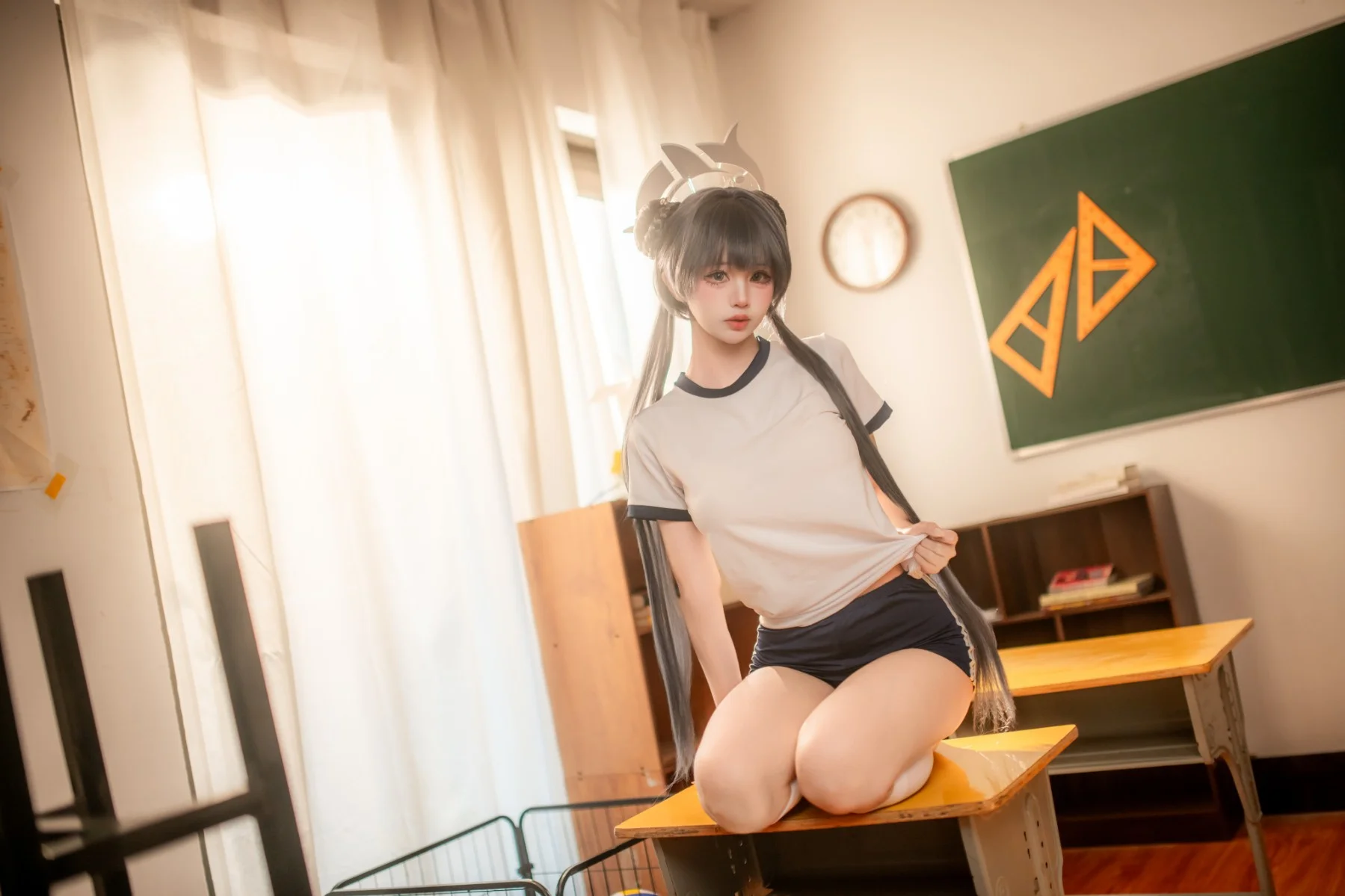 【妃咲cos】蔚蓝档案校园体操服，教室里的日常感 - 第 11 张