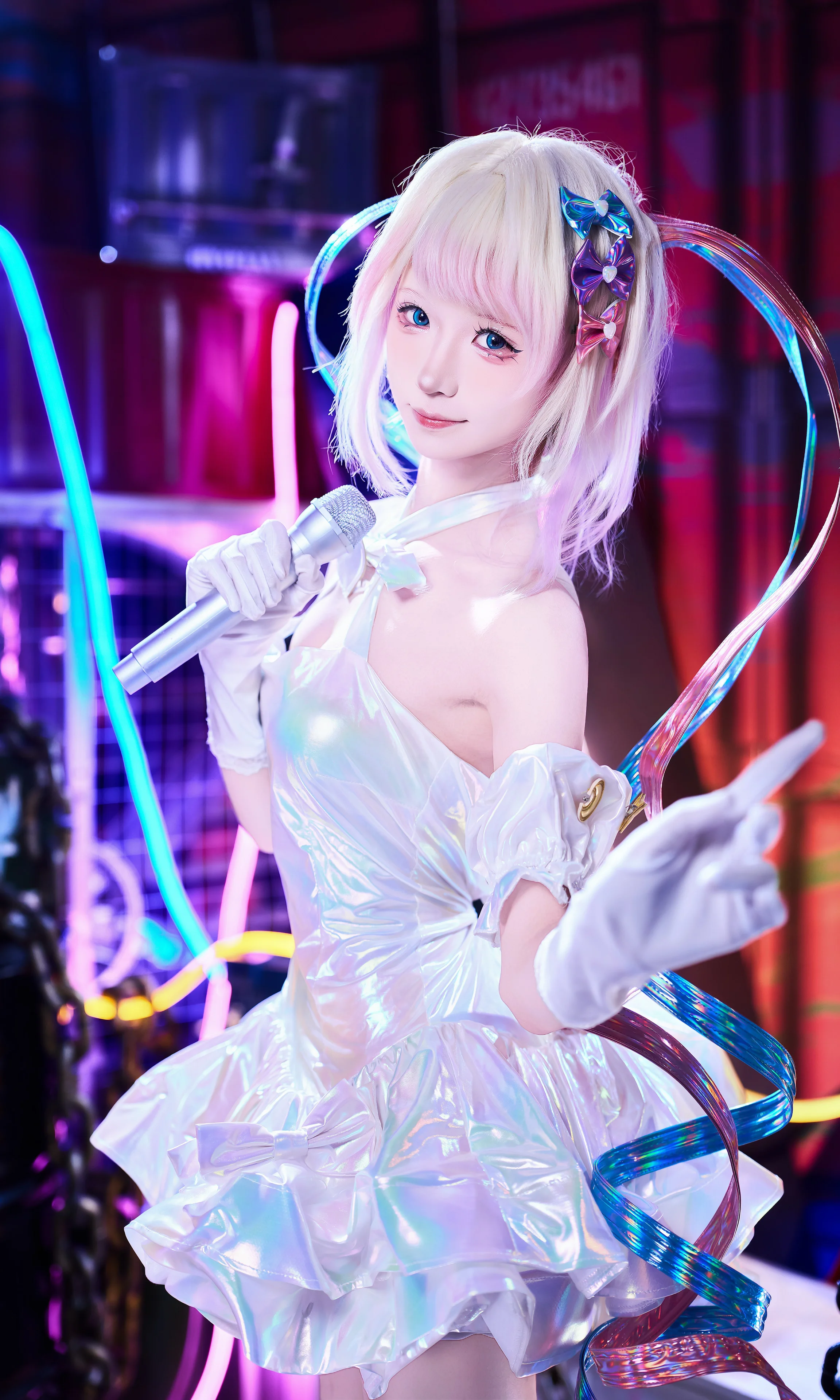 【超絶最かわ天使ちゃん コスプレ】白のホログラム裙が魅せるホログラフィックなステージ感 - 5 枚目