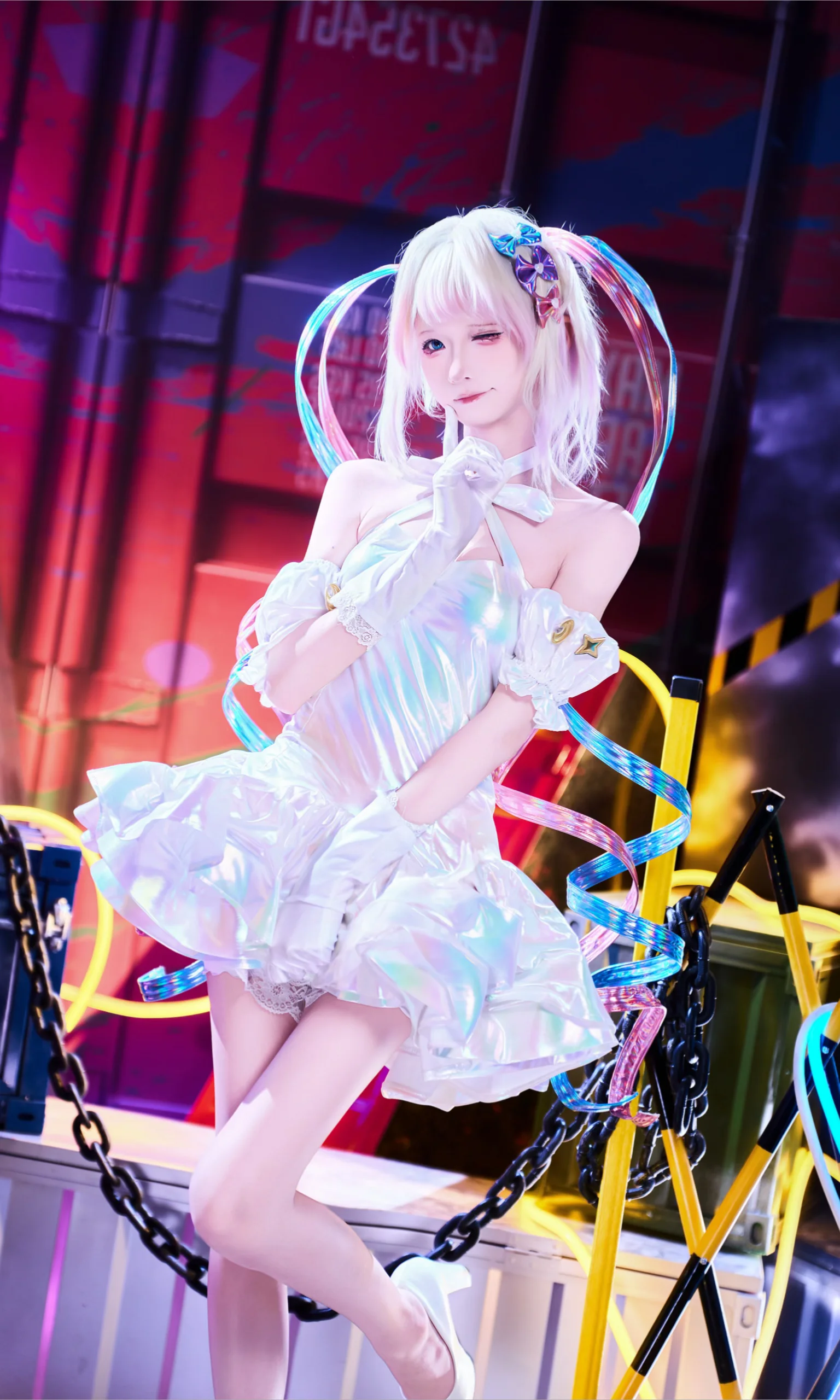【超絶最かわ天使ちゃん コスプレ】白のホログラム裙が魅せるホログラフィックなステージ感 - 7 枚目
