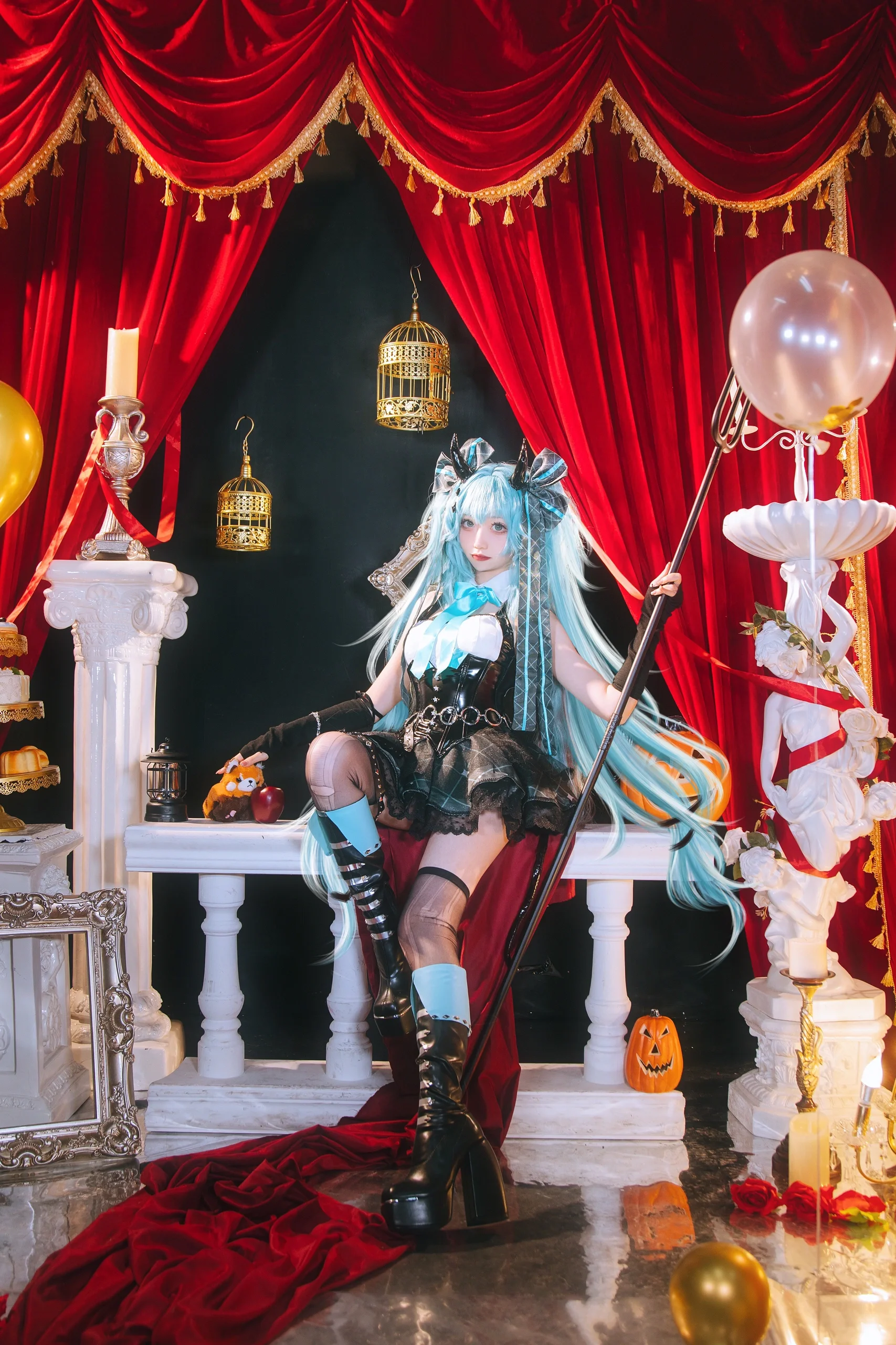 【初音未来cos】暗黑哥特风小恶魔，万圣节的苹果与三叉戟