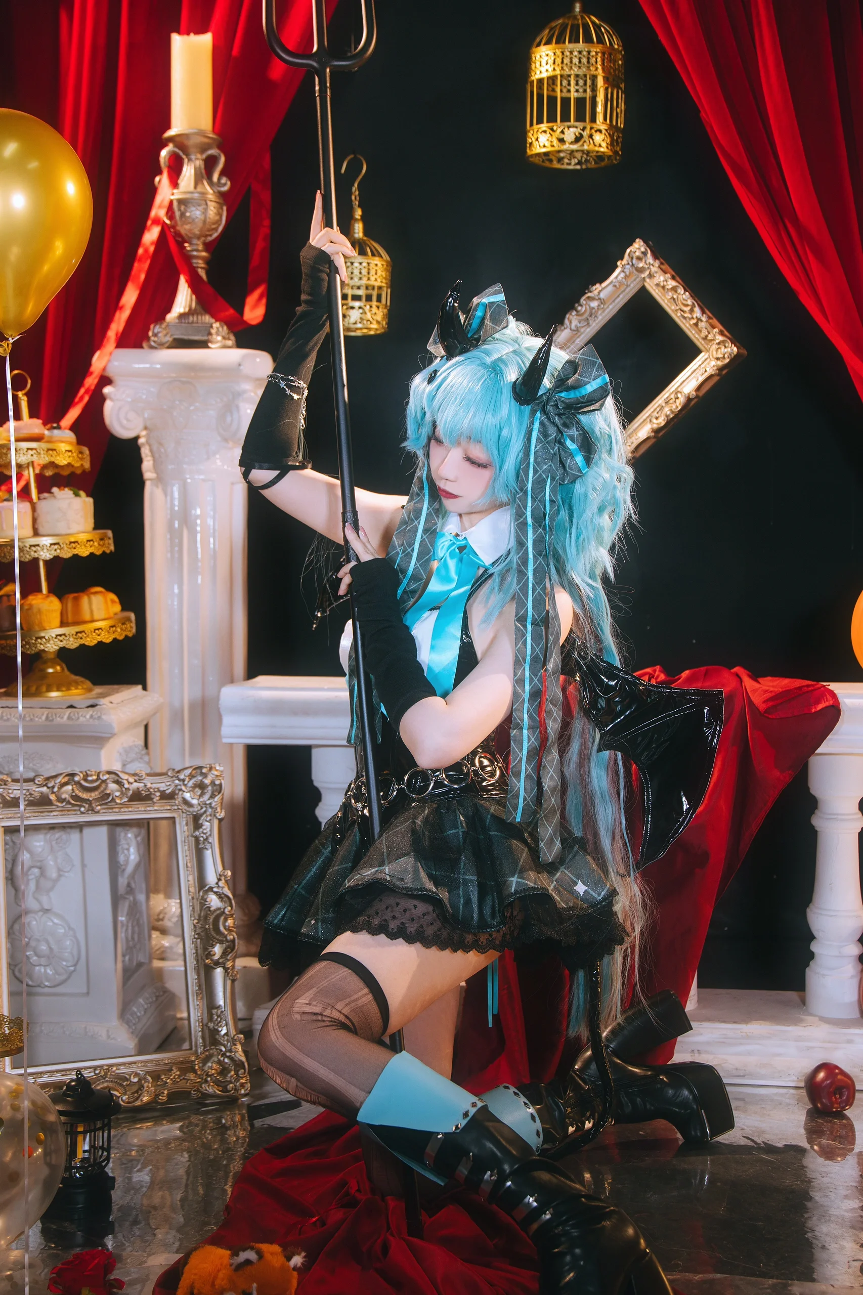 【初音未来cos】暗黑哥特风小恶魔，万圣节的苹果与三叉戟 - 第 4 张