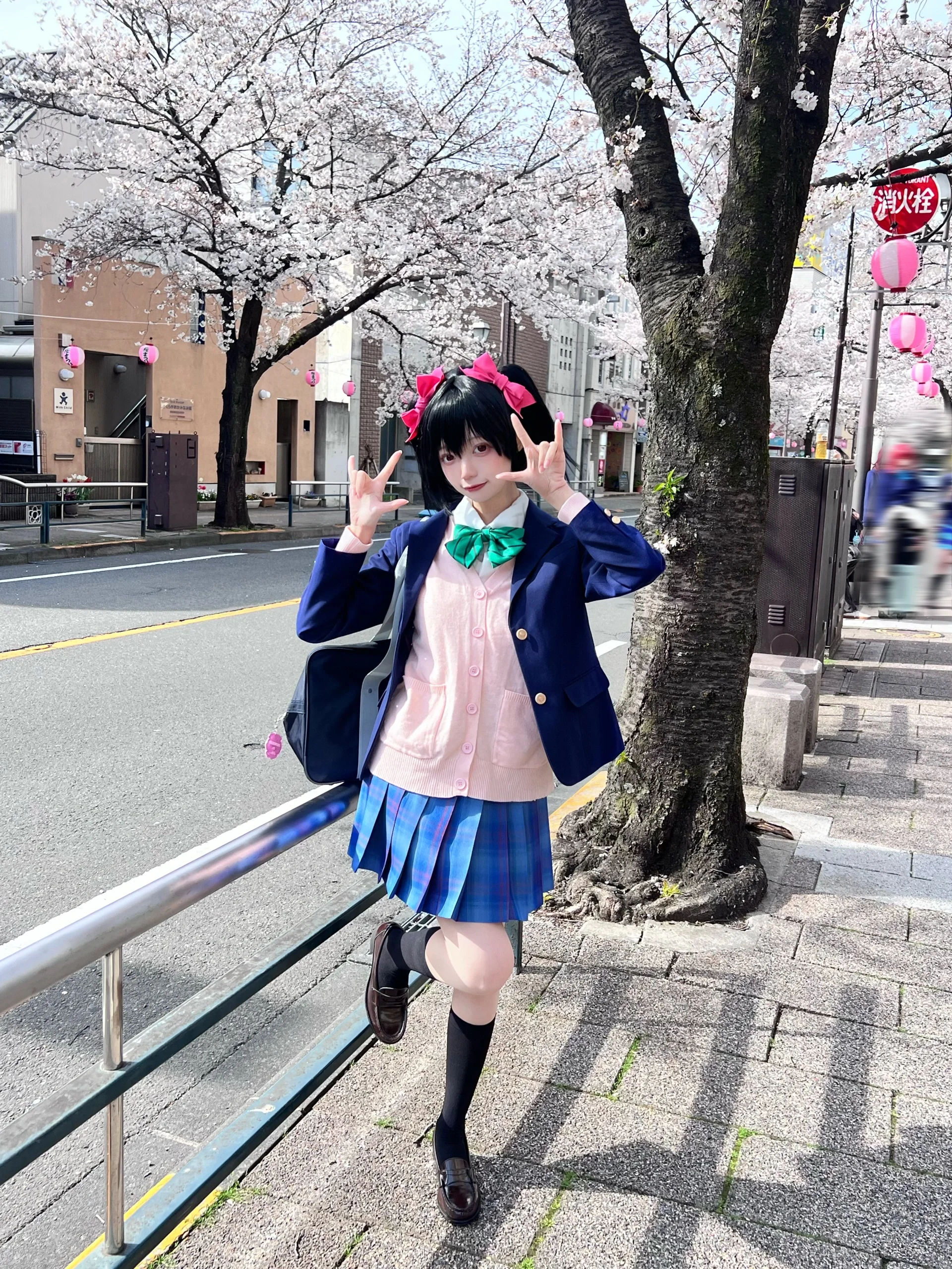 【矢泽妮可cos】春日樱花下的缪斯偶像校园写真