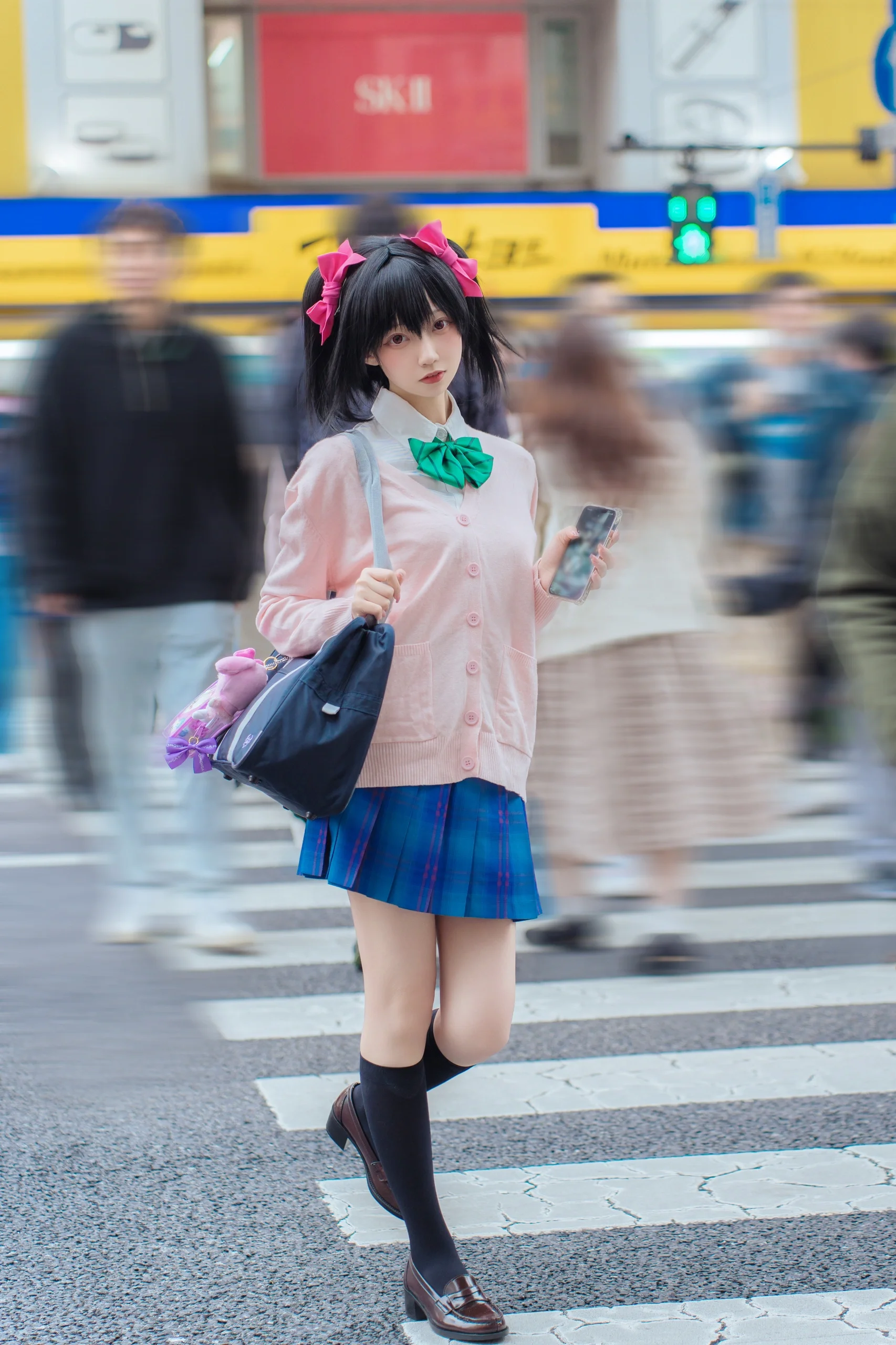 【矢泽妮可cos】穿上妮可的JK制服漫步秋叶原街头 - 第 4 张
