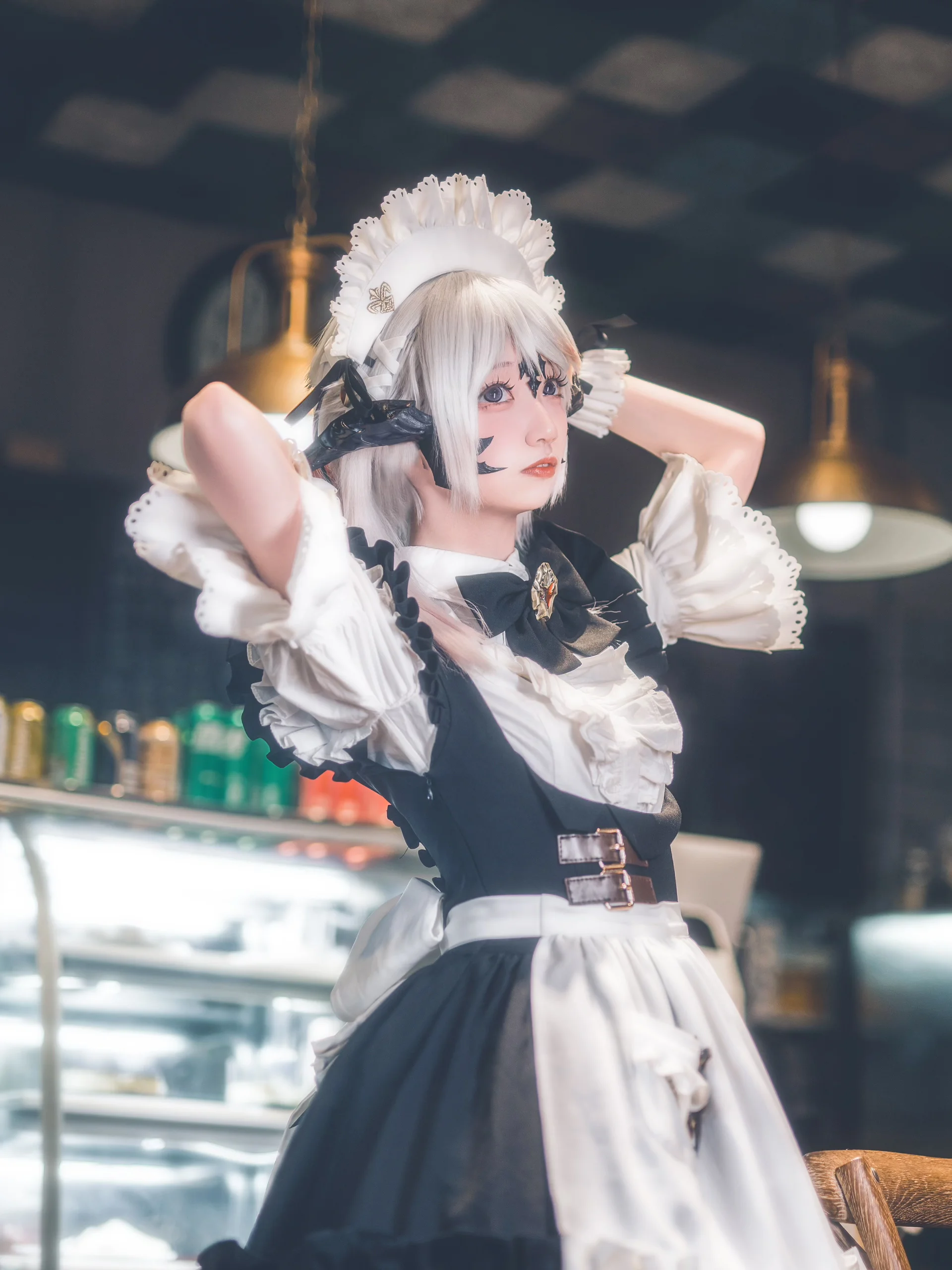 【最终幻想14cos】黑白蕾丝女仆装，在咖啡厅的日常出片 - 第 1 张