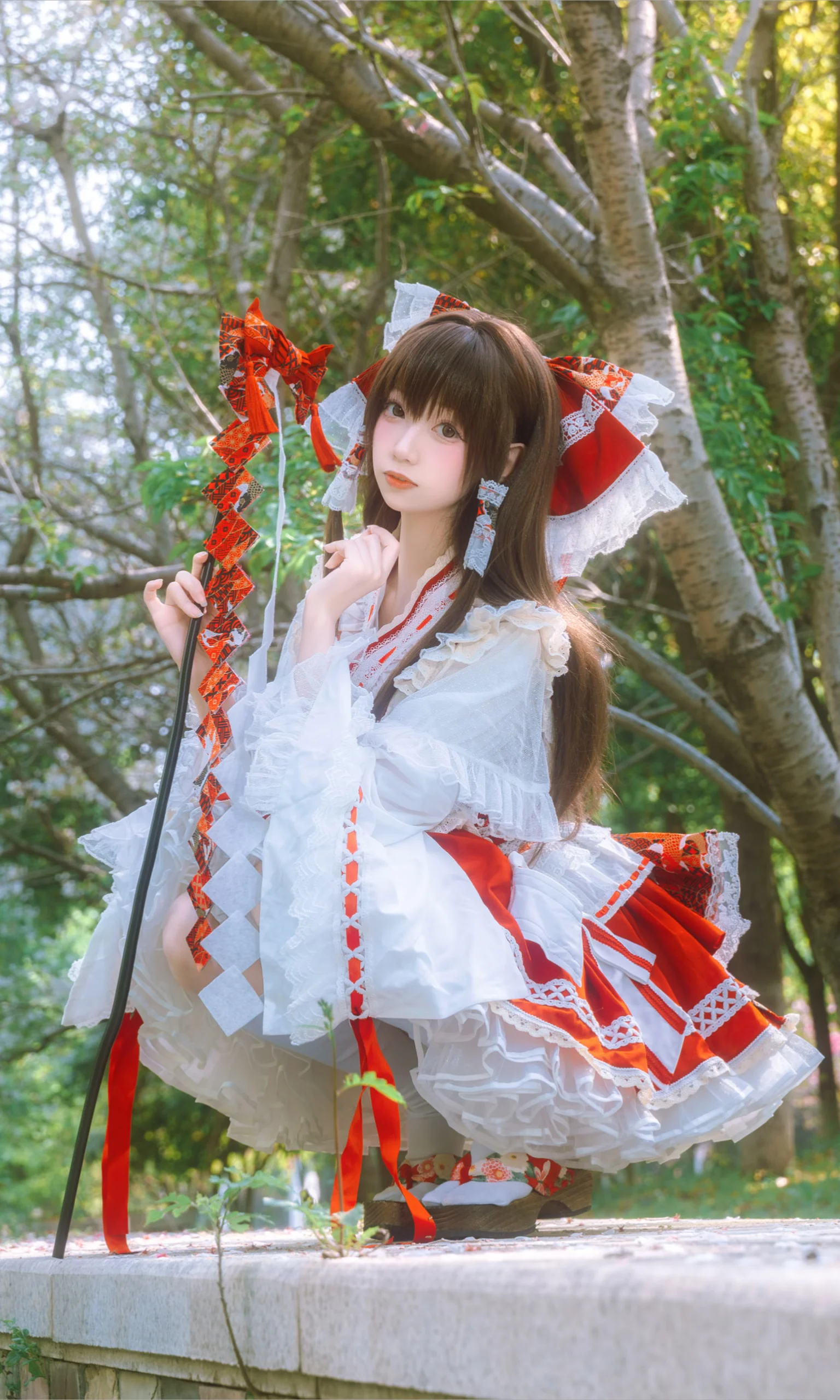 【博丽灵梦cos】东方project的红白巫女，林间横屏散步记录 - 第 1 张