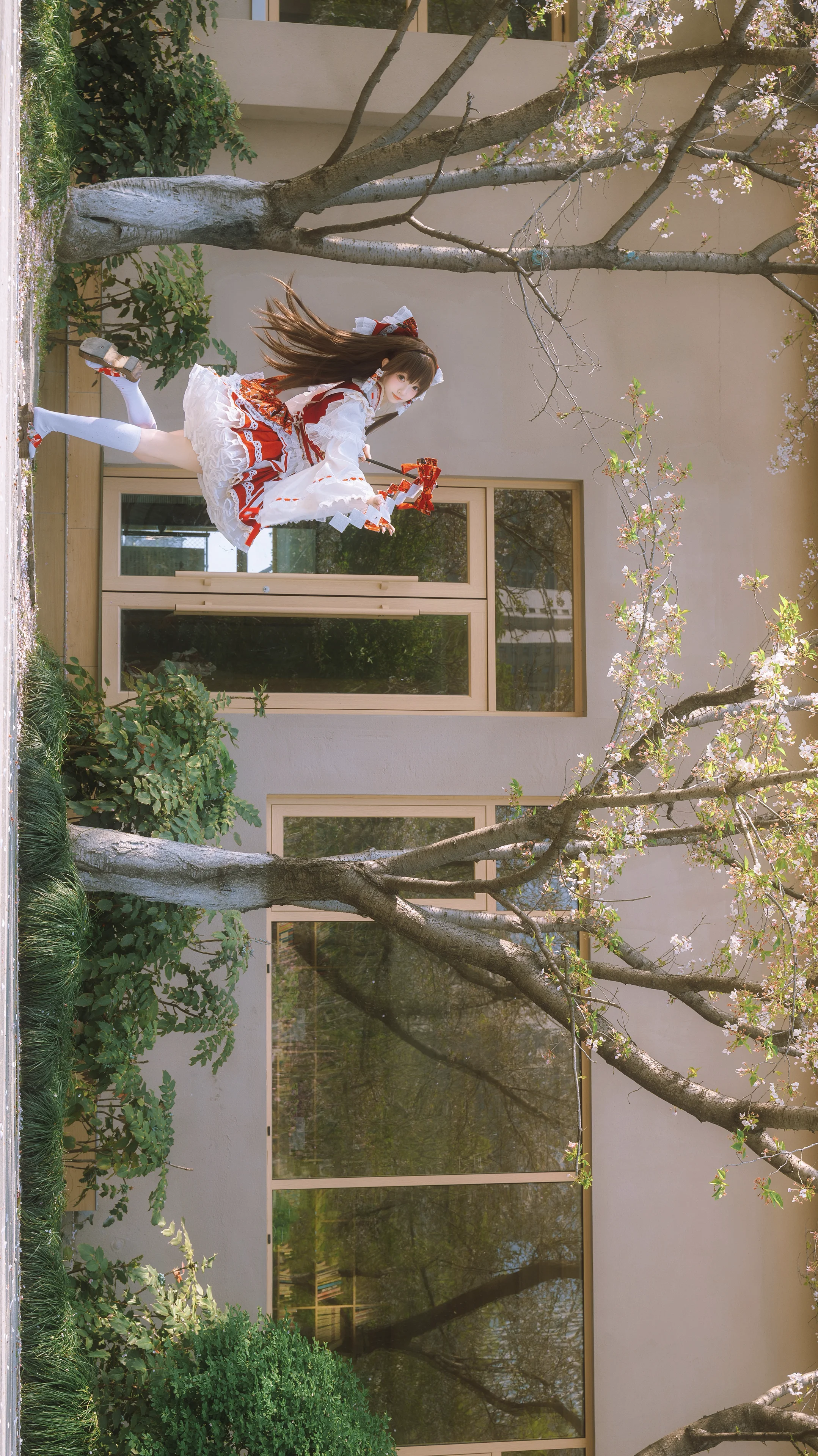 【博丽灵梦cos】东方project的春天，樱花下的红白巫女 - 第 7 张