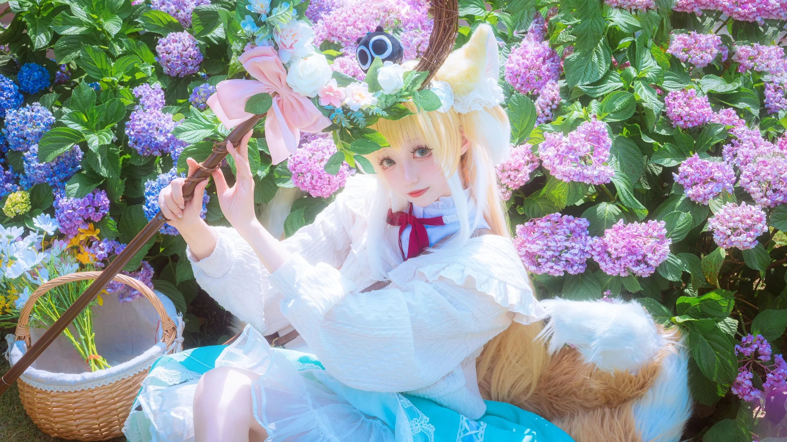 [Suzuran Cosplay] Arknights Ode to Spring, a Little Time in the Hydrangea Bushes - Image 1