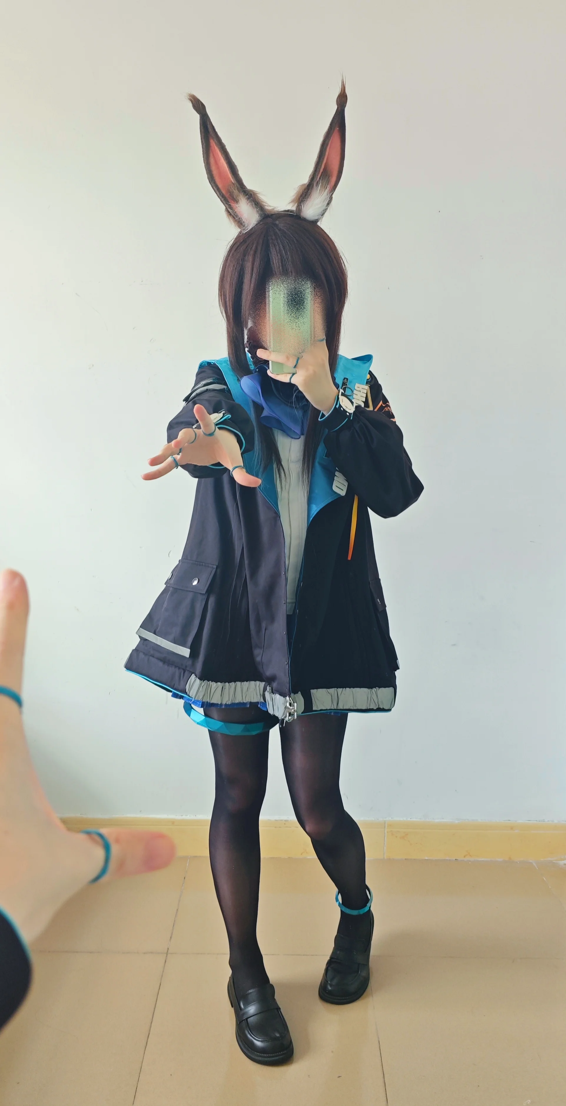 【アーミヤ コスプレ】『アークナイツ』うさぎの日常、カジュアル衣装のミラー自撮り記録 - 1 枚目