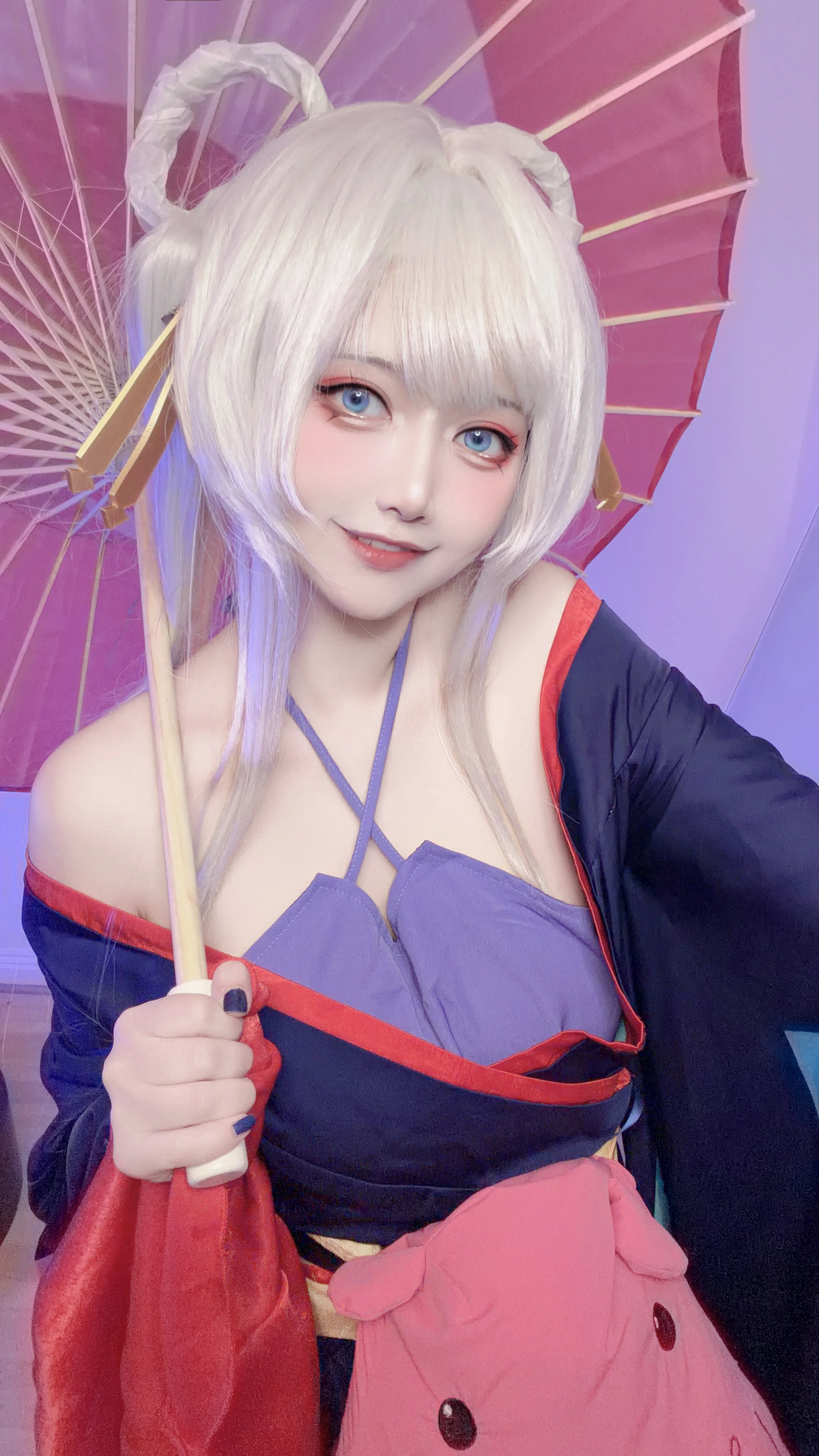 【月见八千代cos】超时空辉夜姬中纯白与朱红的视觉搭配