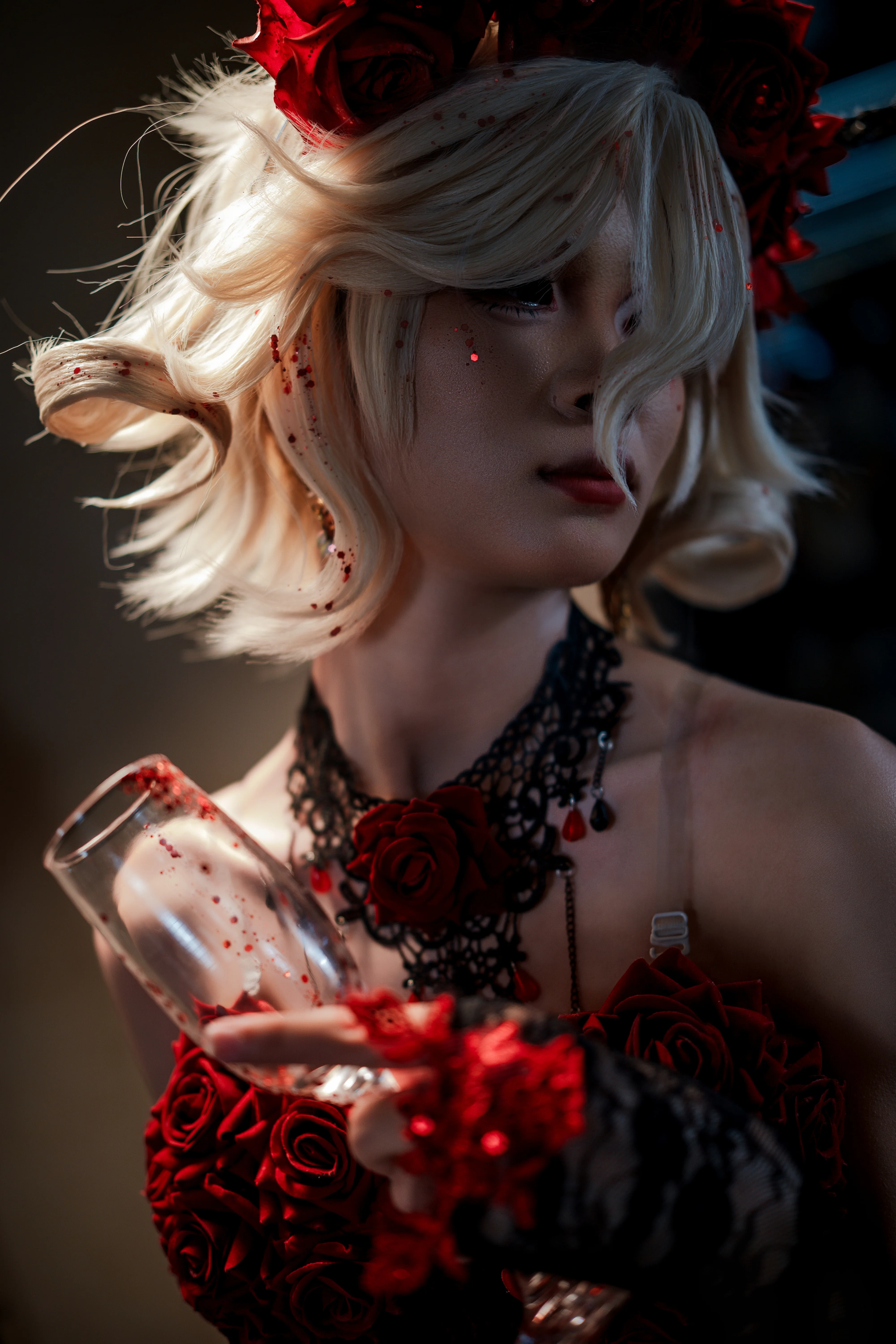 【红夫人cos】第五人格红玫瑰与荆棘冠冕的暗色午后 - 第 1 张