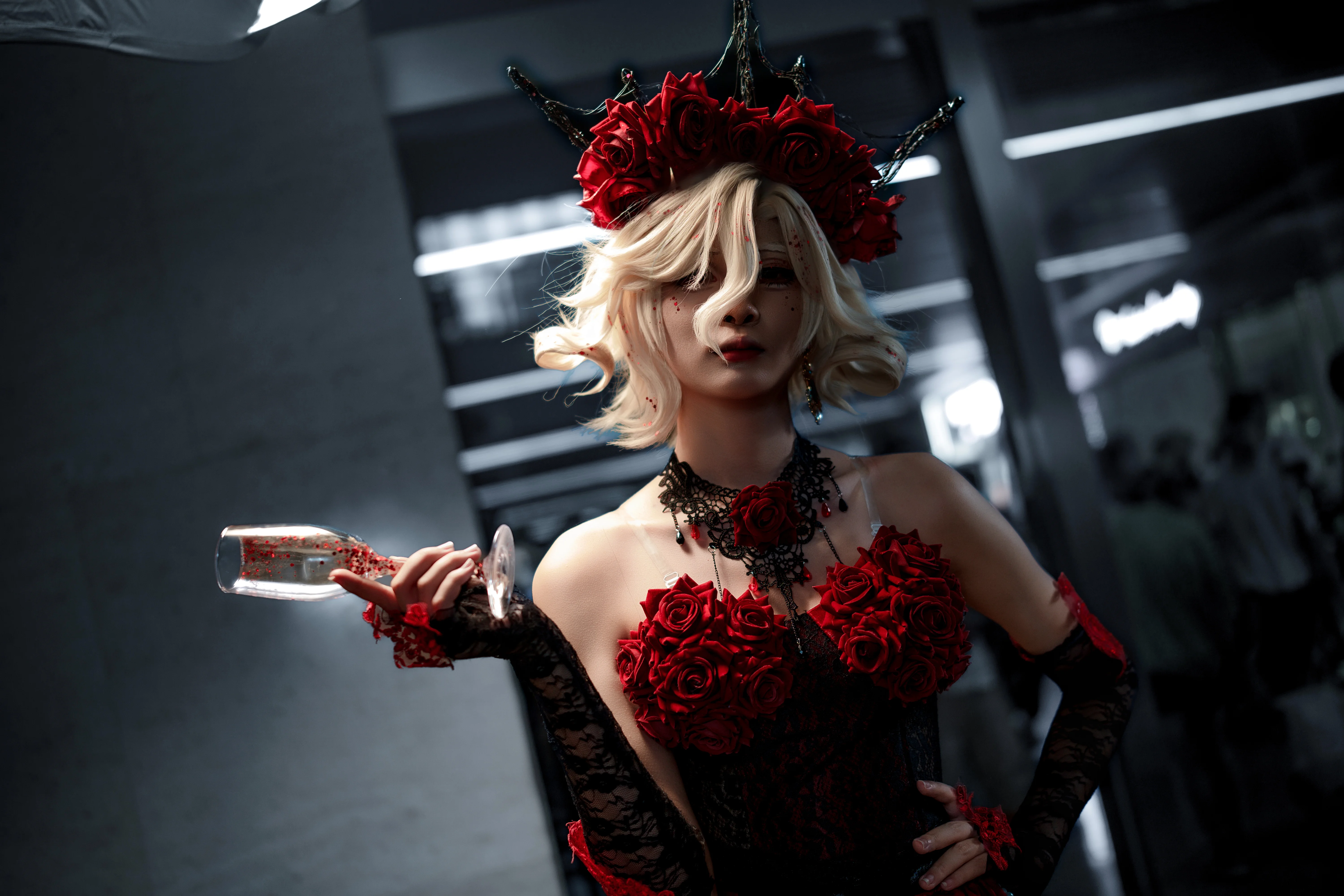 【红夫人cos】第五人格红玫瑰与荆棘冠冕的暗色午后 - 第 2 张