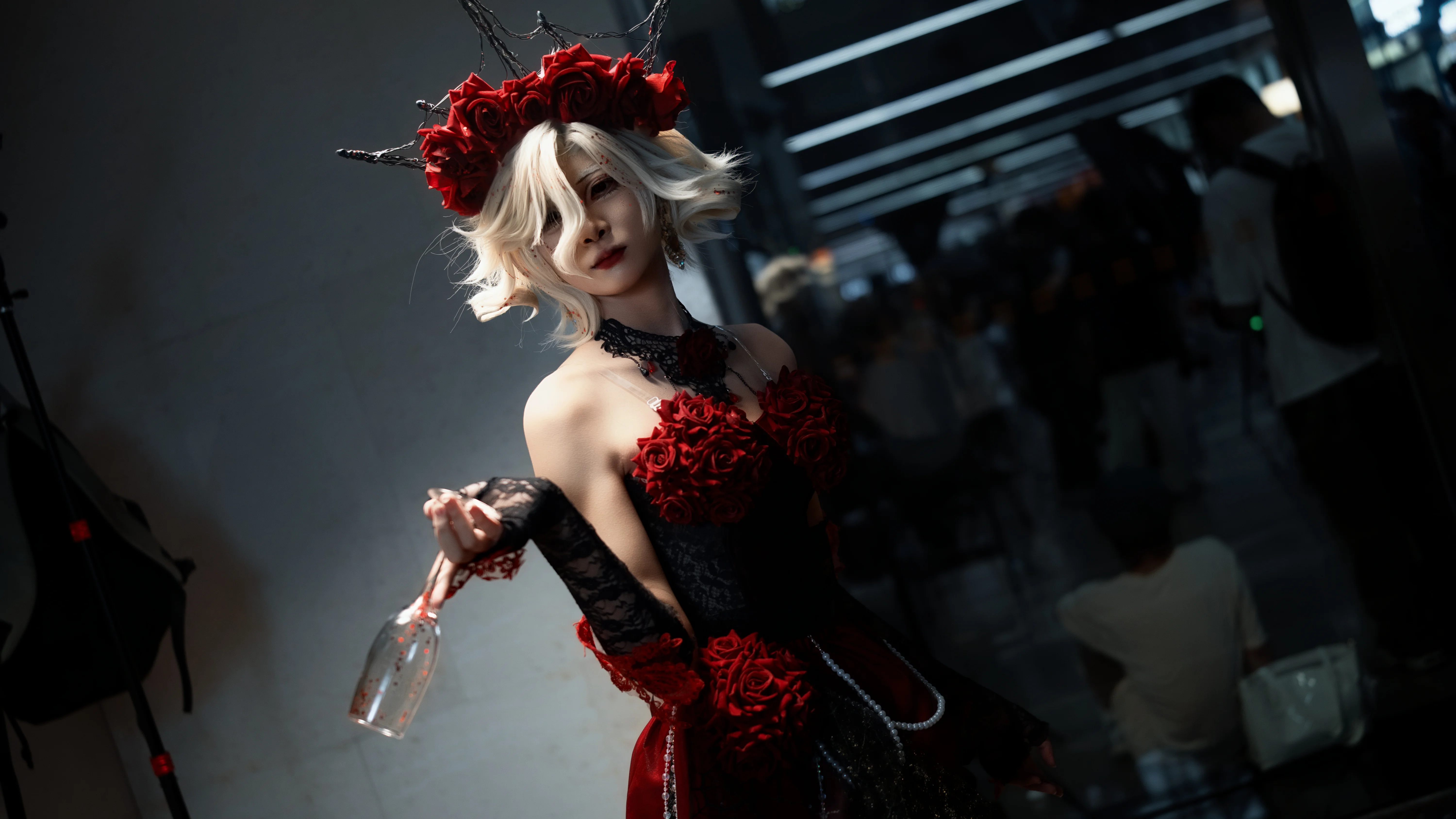 【红夫人cos】第五人格红玫瑰与荆棘冠冕的暗色午后 - 第 7 张