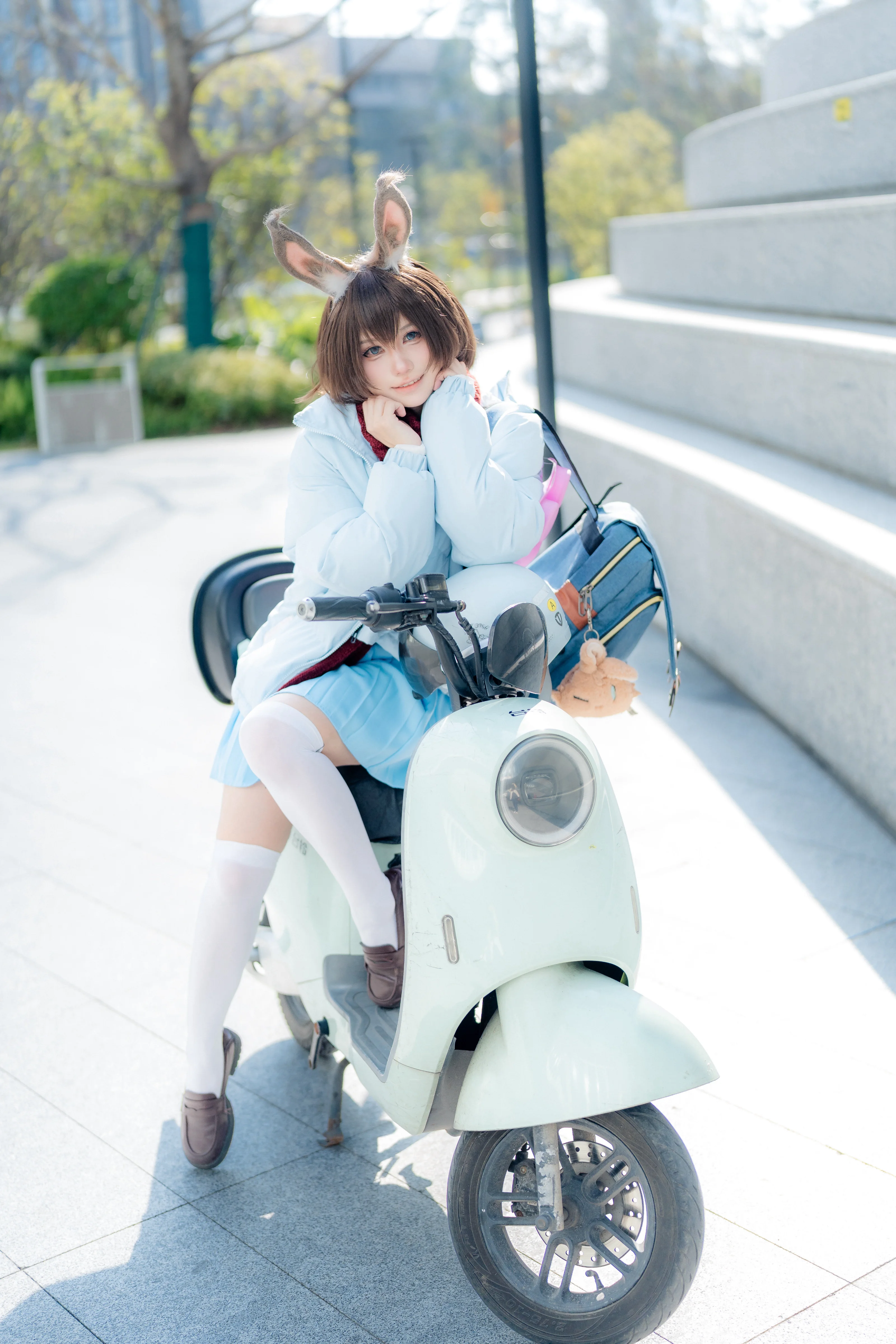 【阿米婭cos】明日方舟見習聯結者，騎上小車去兜風 - 第 1 張