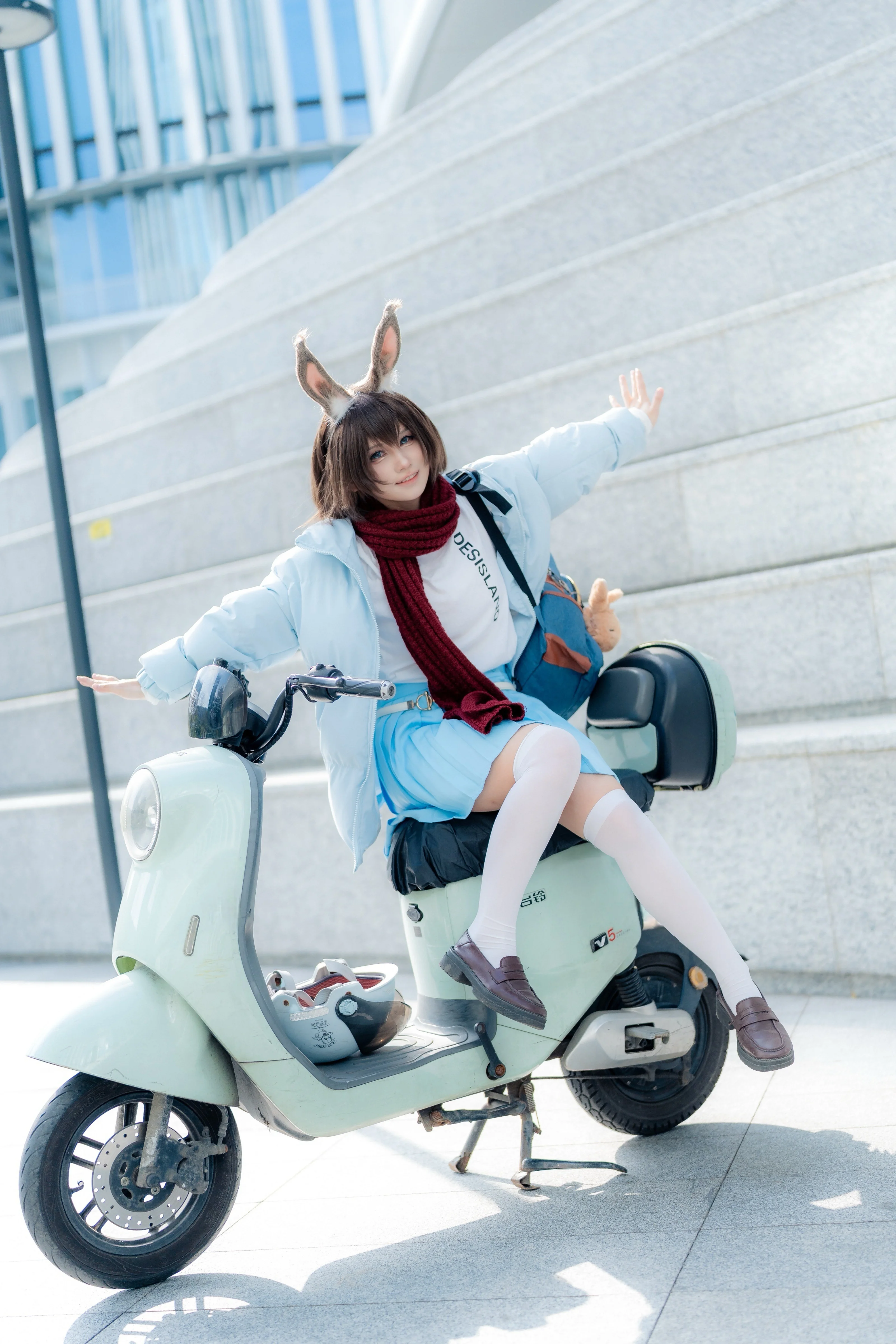 【阿米婭cos】明日方舟見習聯結者，騎上小車去兜風 - 第 2 張