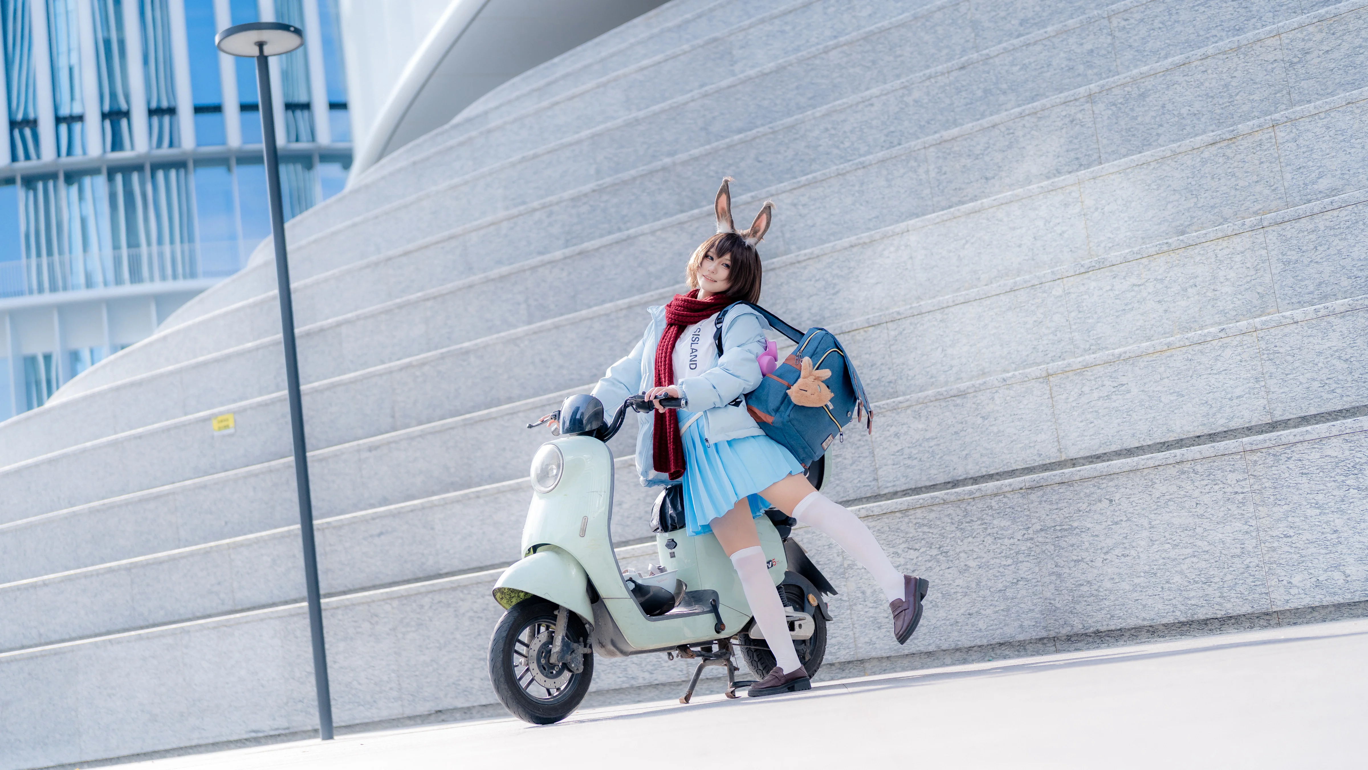 【阿米婭cos】明日方舟見習聯結者，騎上小車去兜風 - 第 5 張