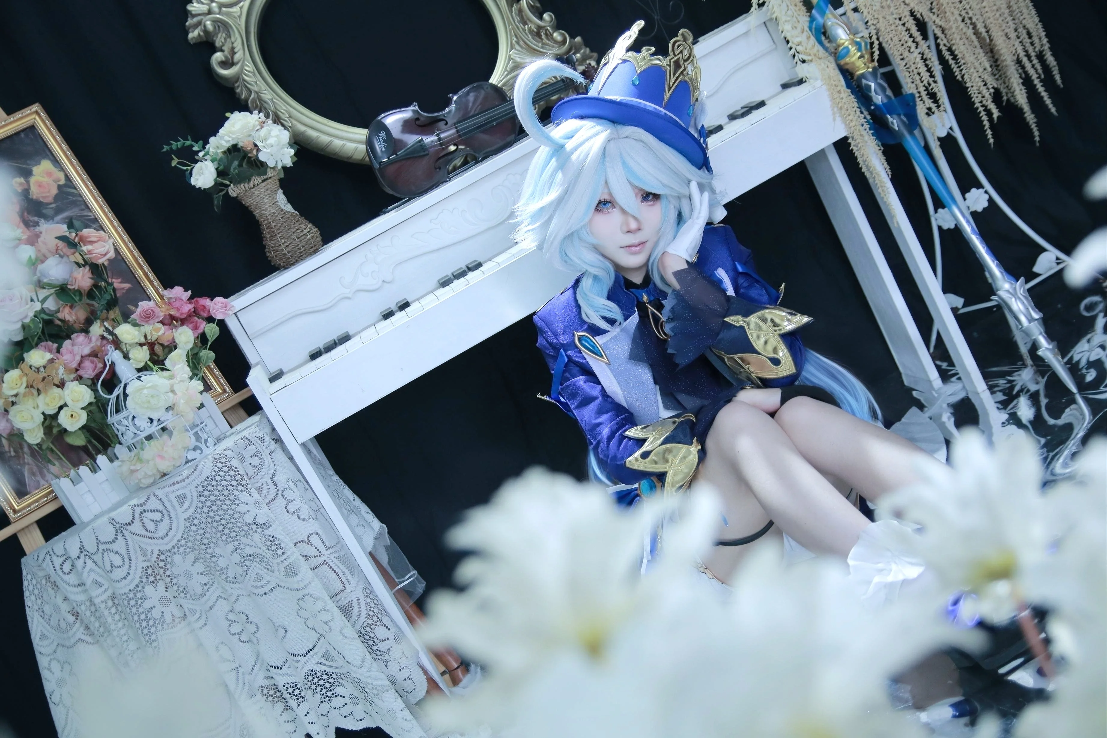 【フリーナ コスプレ】純白と深い青の世界で、ステージに立つ水の女神様に出会う - 4 枚目