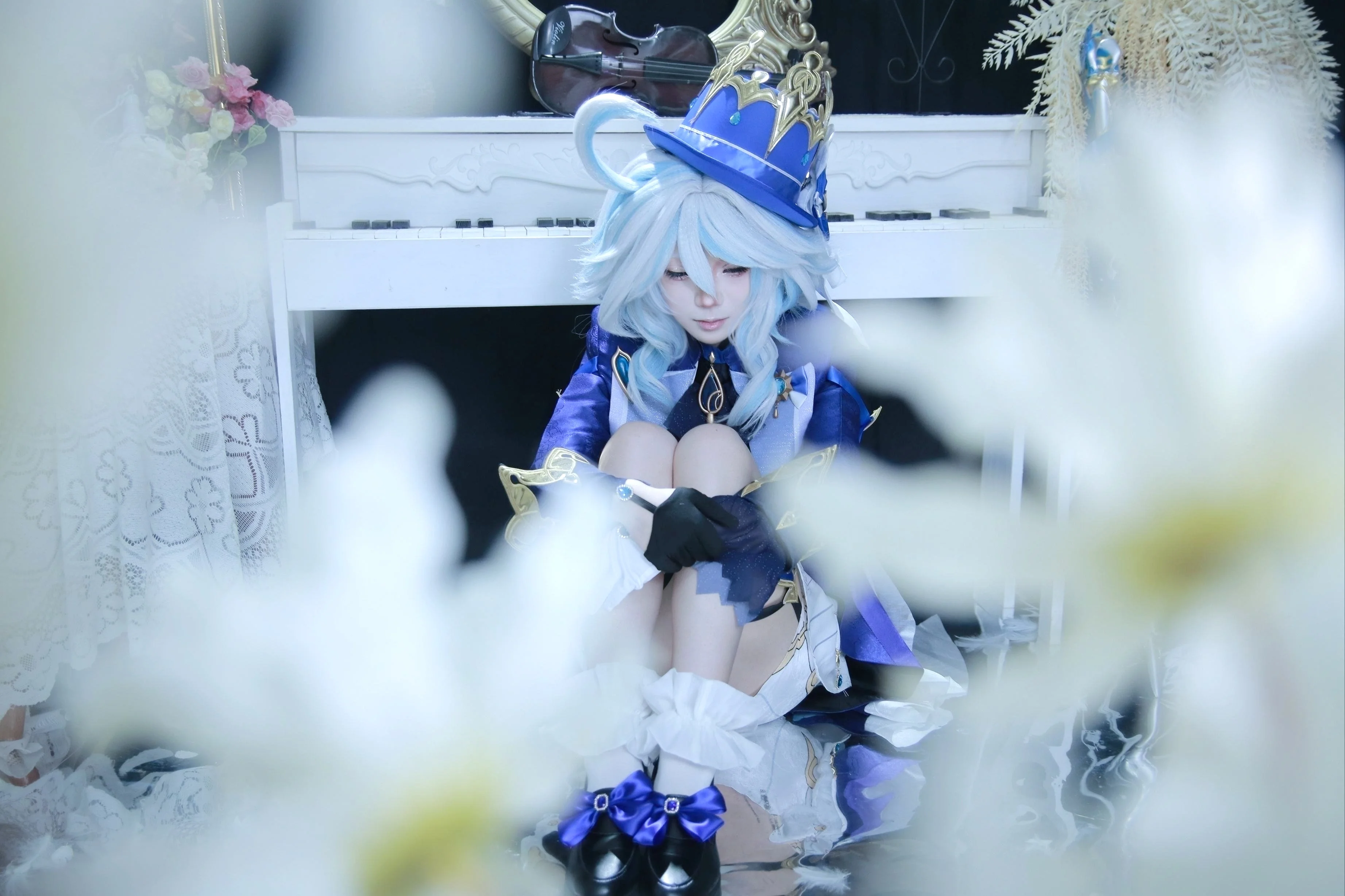 【フリーナ コスプレ】純白と深い青の世界で、ステージに立つ水の女神様に出会う - 6 枚目