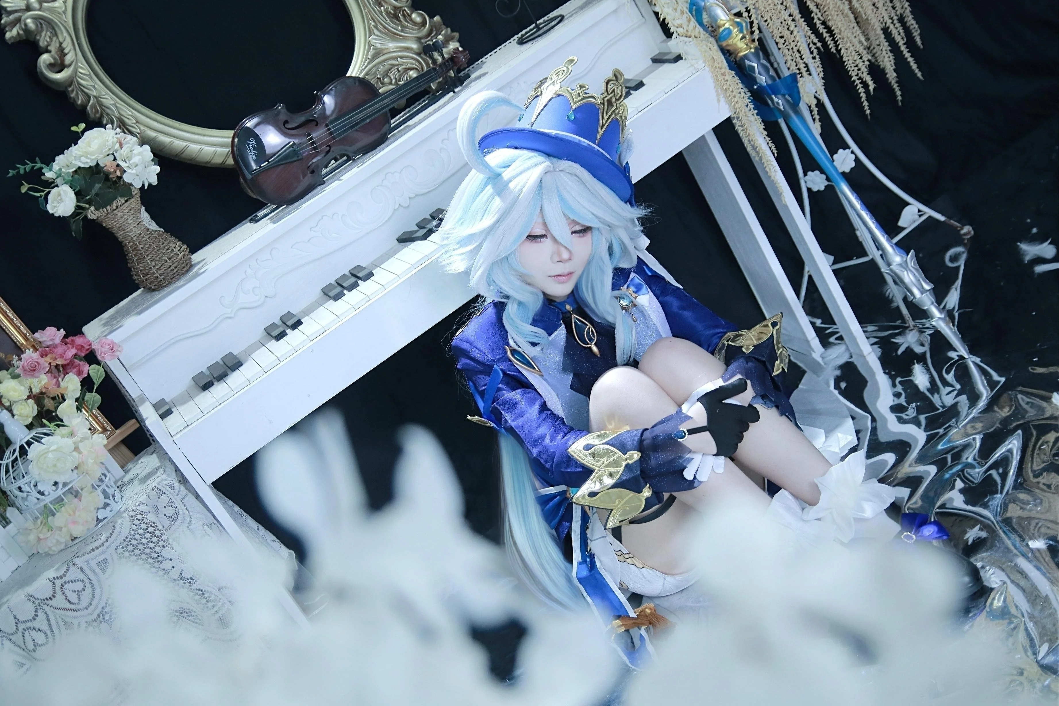 【フリーナ コスプレ】純白と深い青の世界で、ステージに立つ水の女神様に出会う - 7 枚目