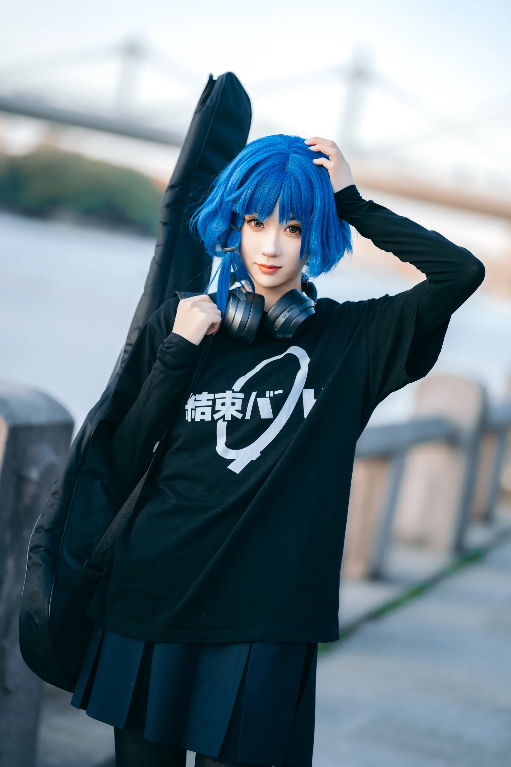 [Yamada Ryo Cosplay] The Winter Bassist of Grand Canal Park: That Splash of Blue in the White Buildings - Image 12