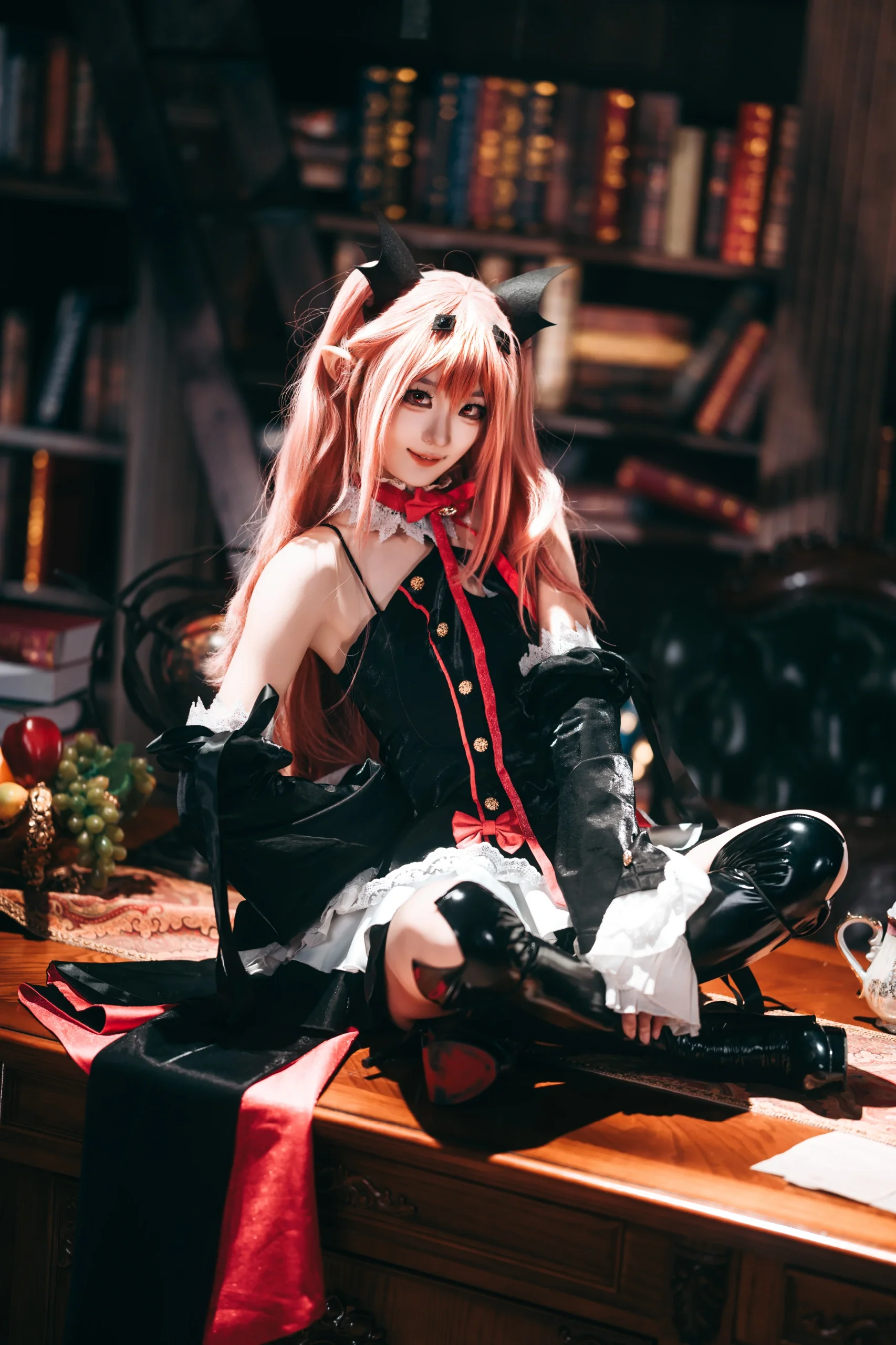 【克鲁鲁cos】终结的炽天使，神秘书房里的红黑哥特氛围