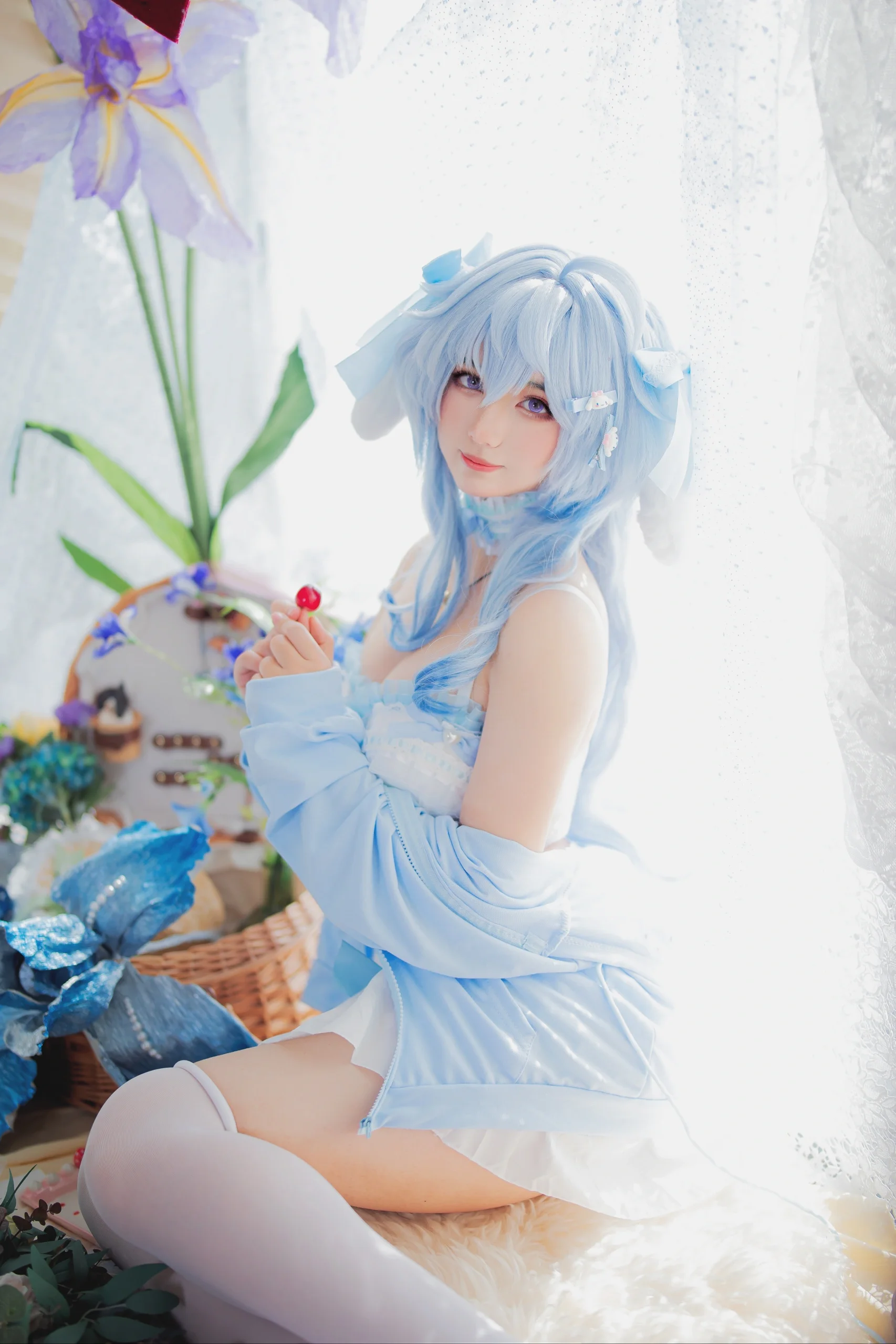 【甘雨 コスプレ】『原神』青と白のカジュアルな部屋着風スタジオ撮影 - 4 枚目