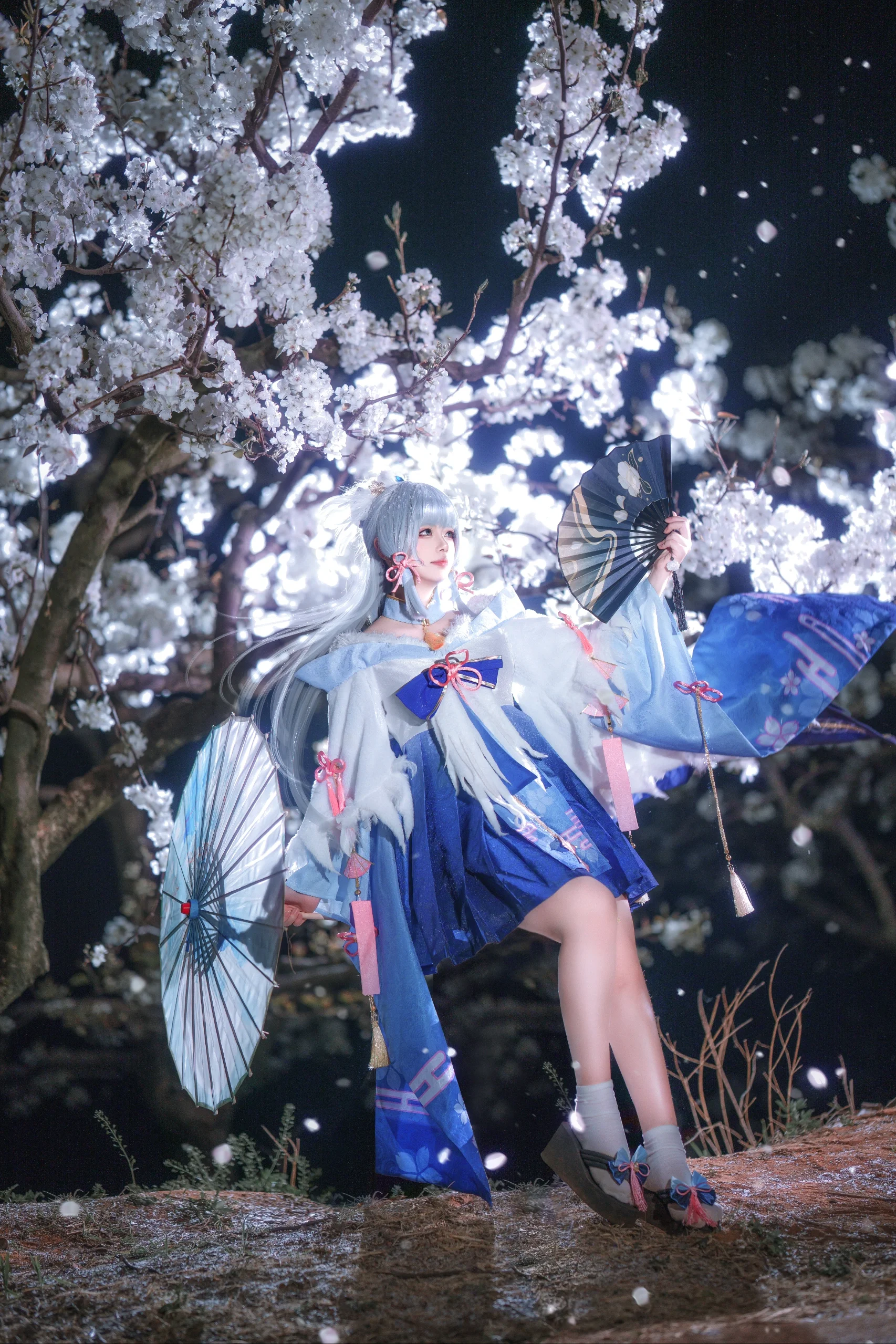 【神裡綾華cos】夜櫻下的白鷺公主 - 第 1 張