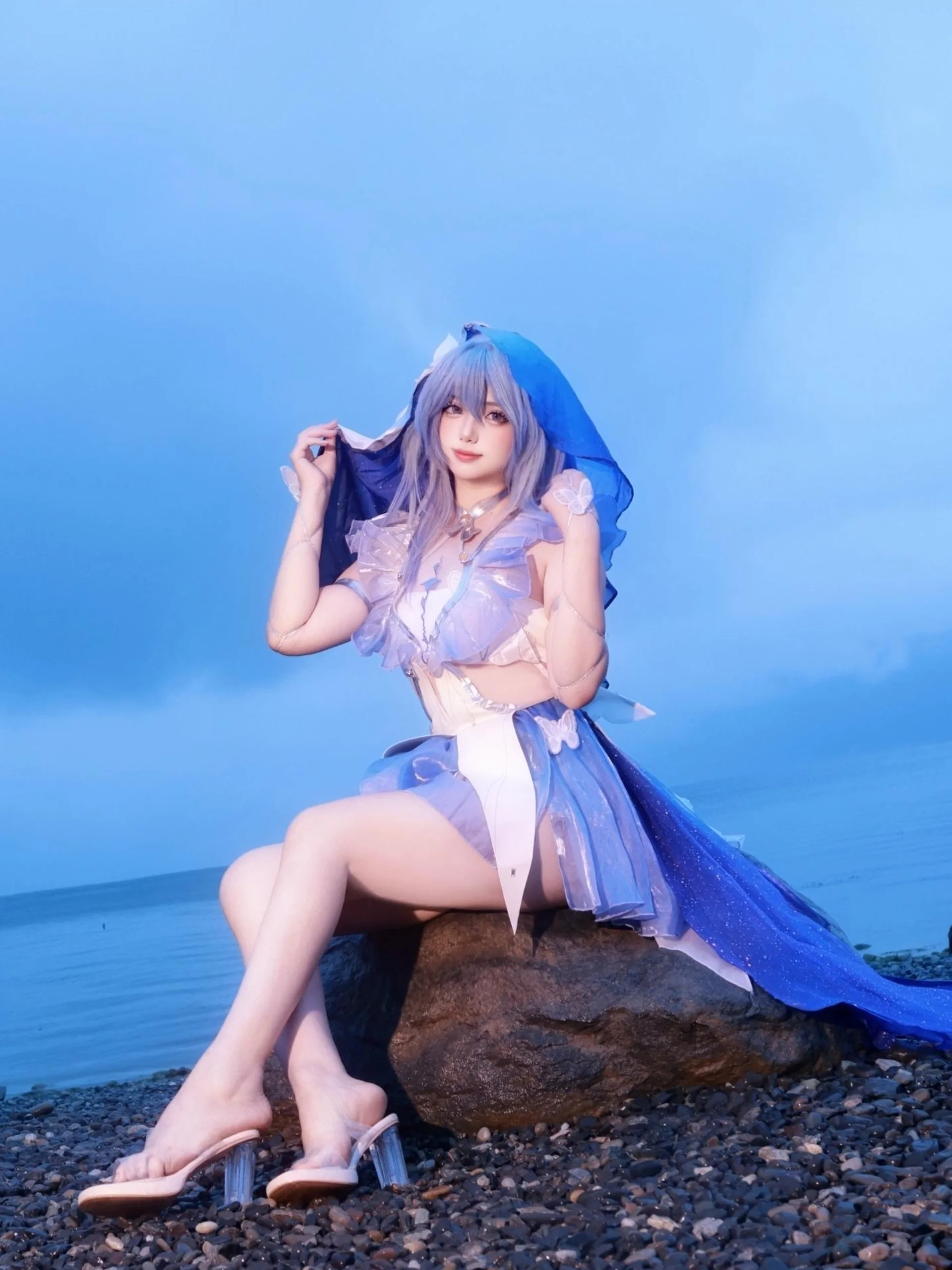 【守岸人cos】大理的晚风与蓝色海面，定格那一瞬的动感 - 第 1 张