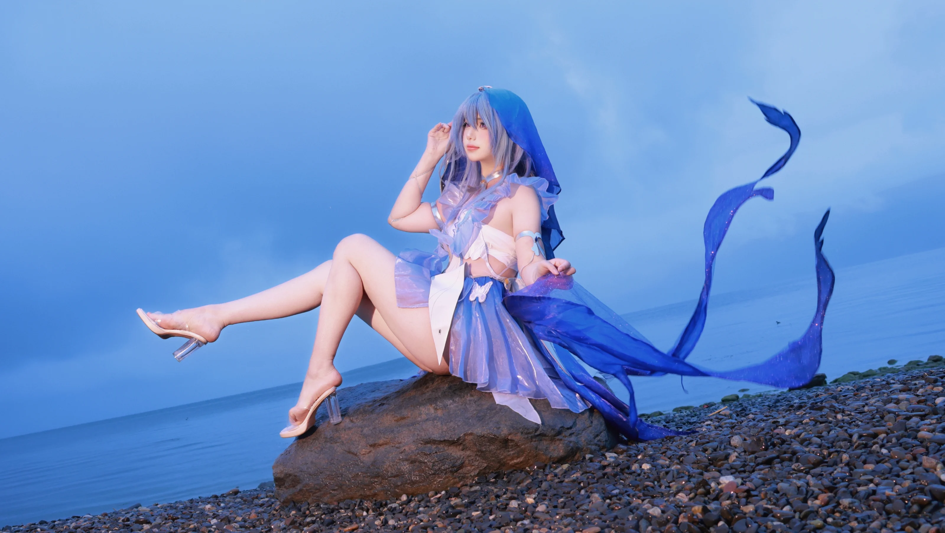 【守岸人cos】大理的晚风与蓝色海面，定格那一瞬的动感