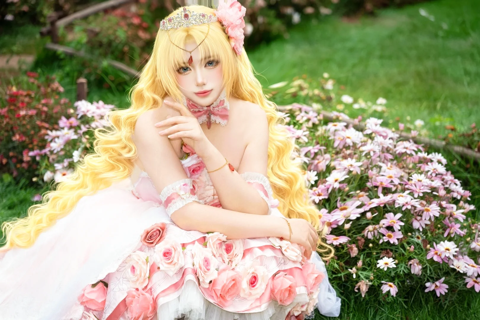 【希婭cos】某天成為公主，花園裡的金髮公主攝影
