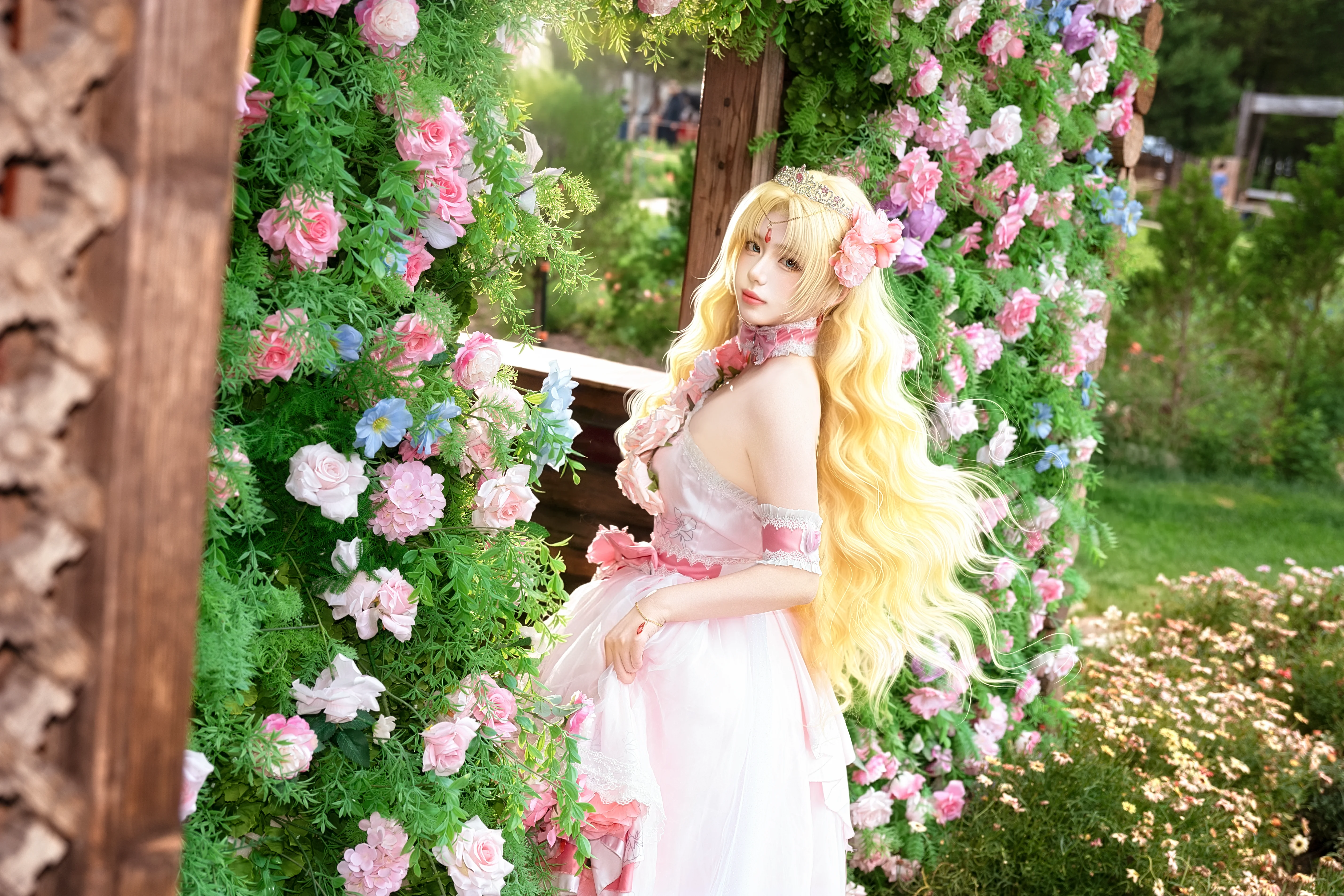 【希婭cos】某天成為公主，花園裡的金髮公主攝影 - 第 2 張
