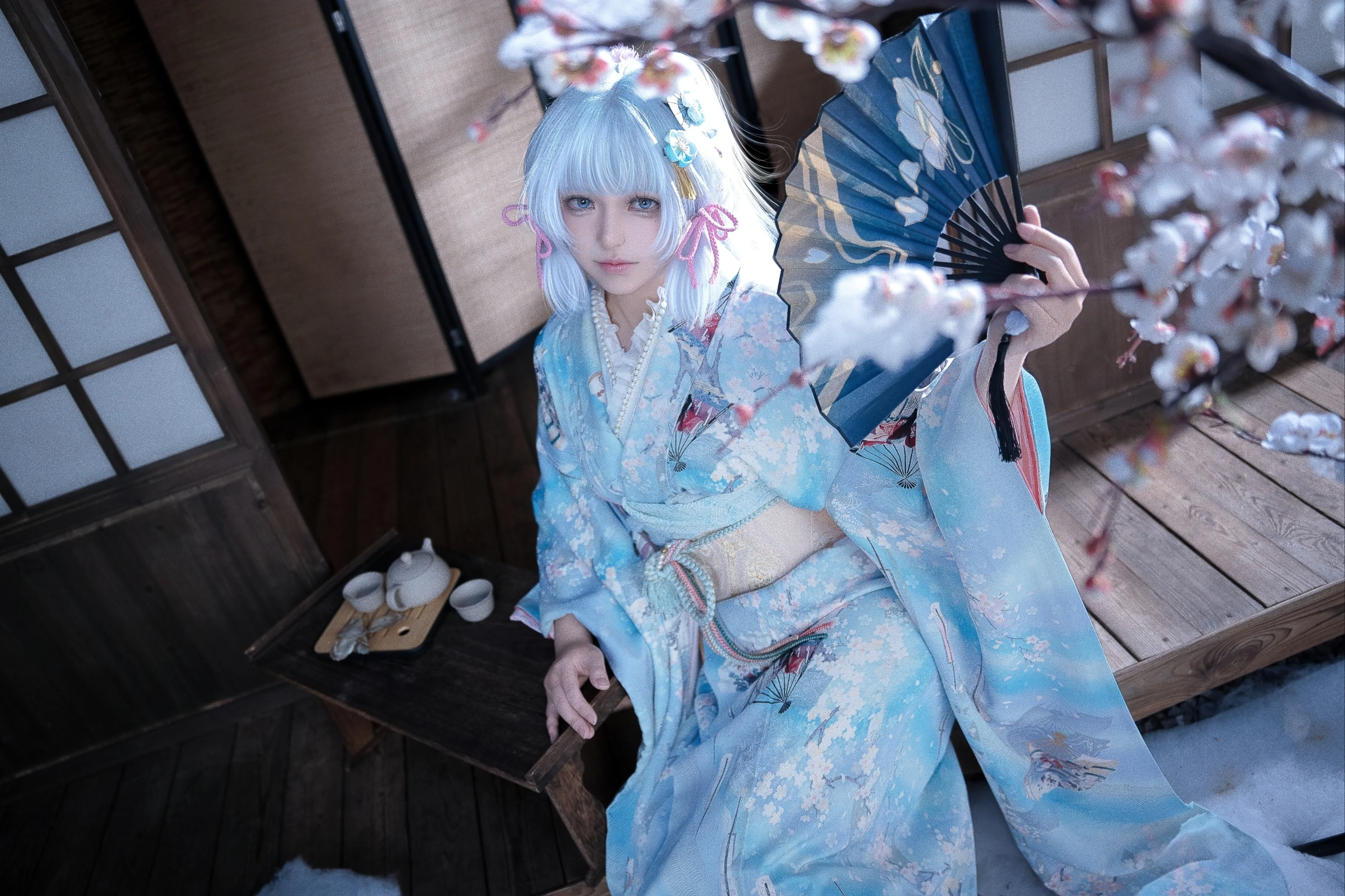 【神里绫华cos】雪中茶韵，冰蓝和服下的静谧时光 - 第 2 张