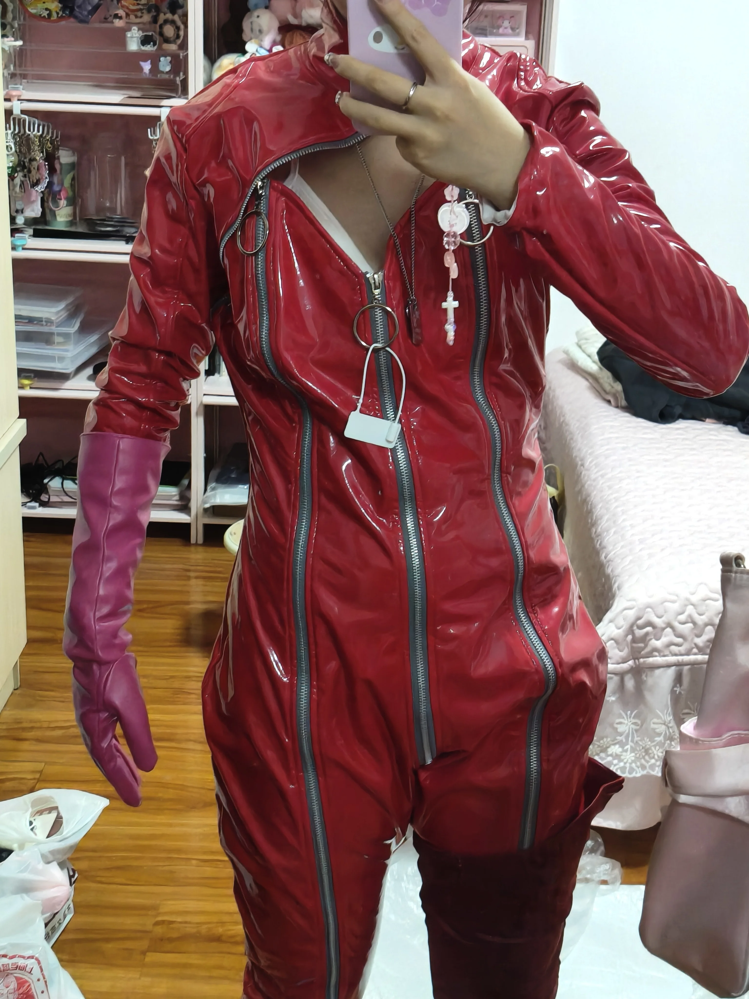 【高卷杏cos】女神异闻录5的PVC红色战衣试衣分享