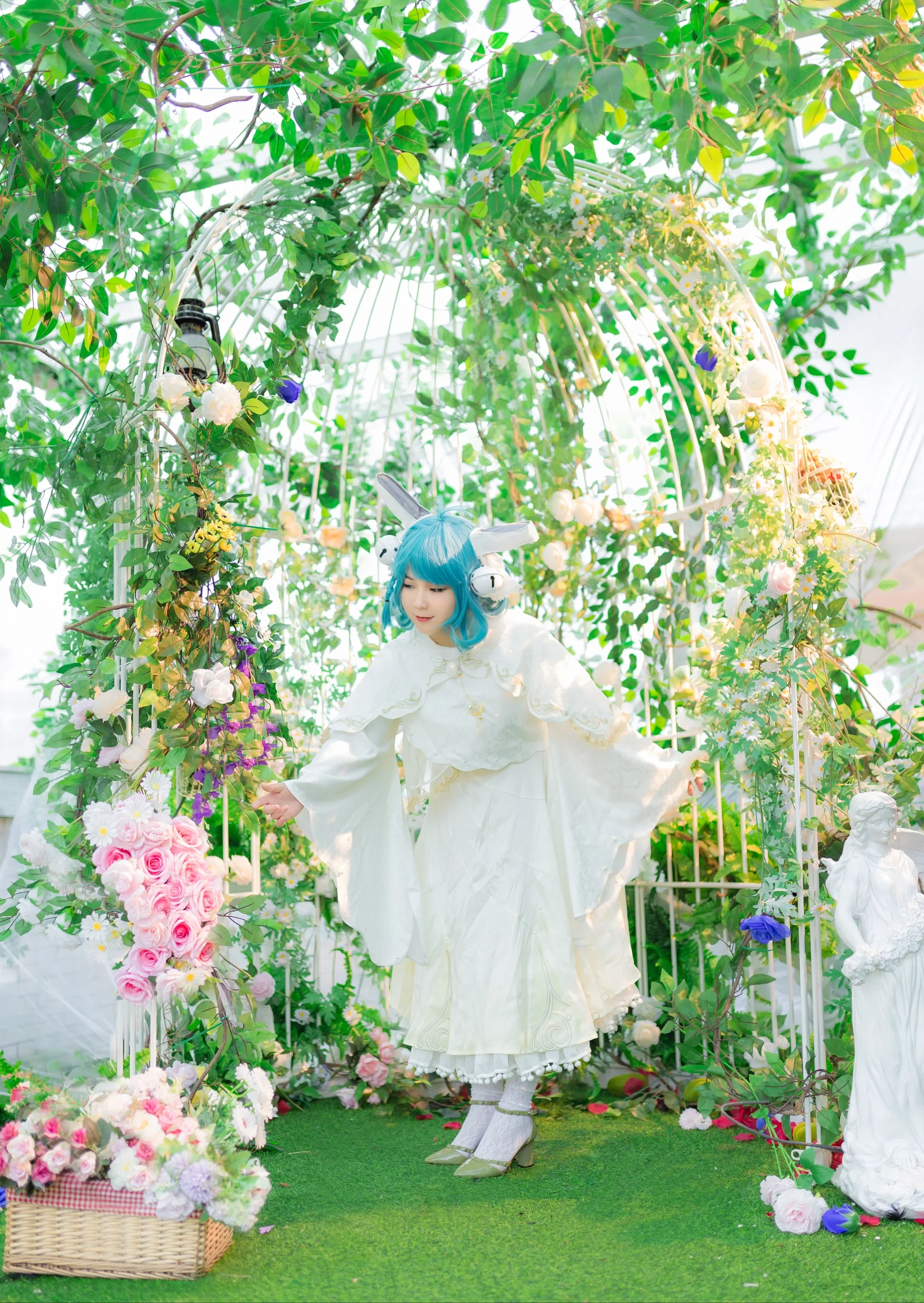 【蔡文姫コスプレ】癒やしの庭園に佇むエルフの少女
