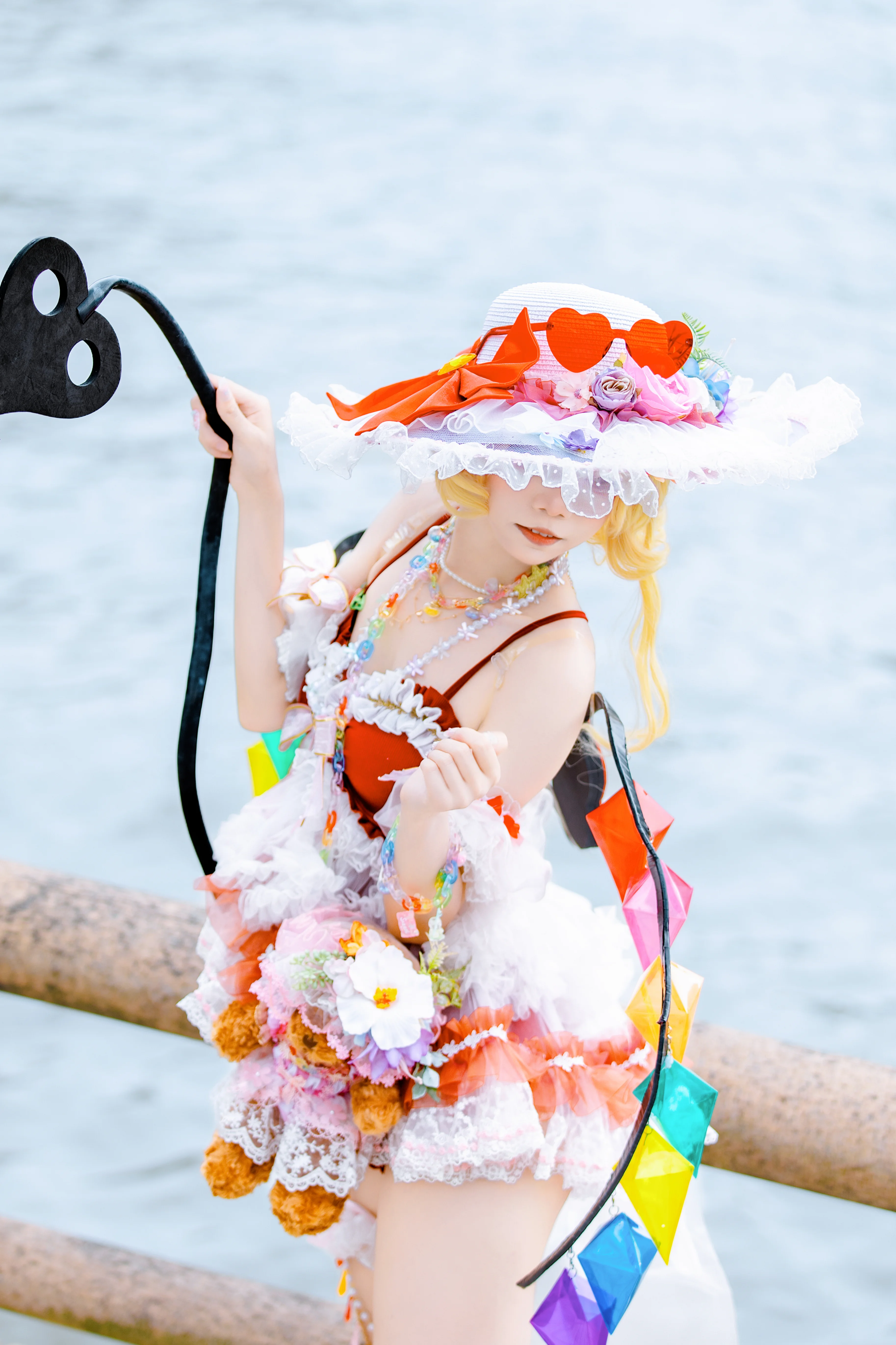 【芙兰朵露斯卡雷特cos】夏日泳装与遮阳帽的梦幻碰撞 - 第 1 张