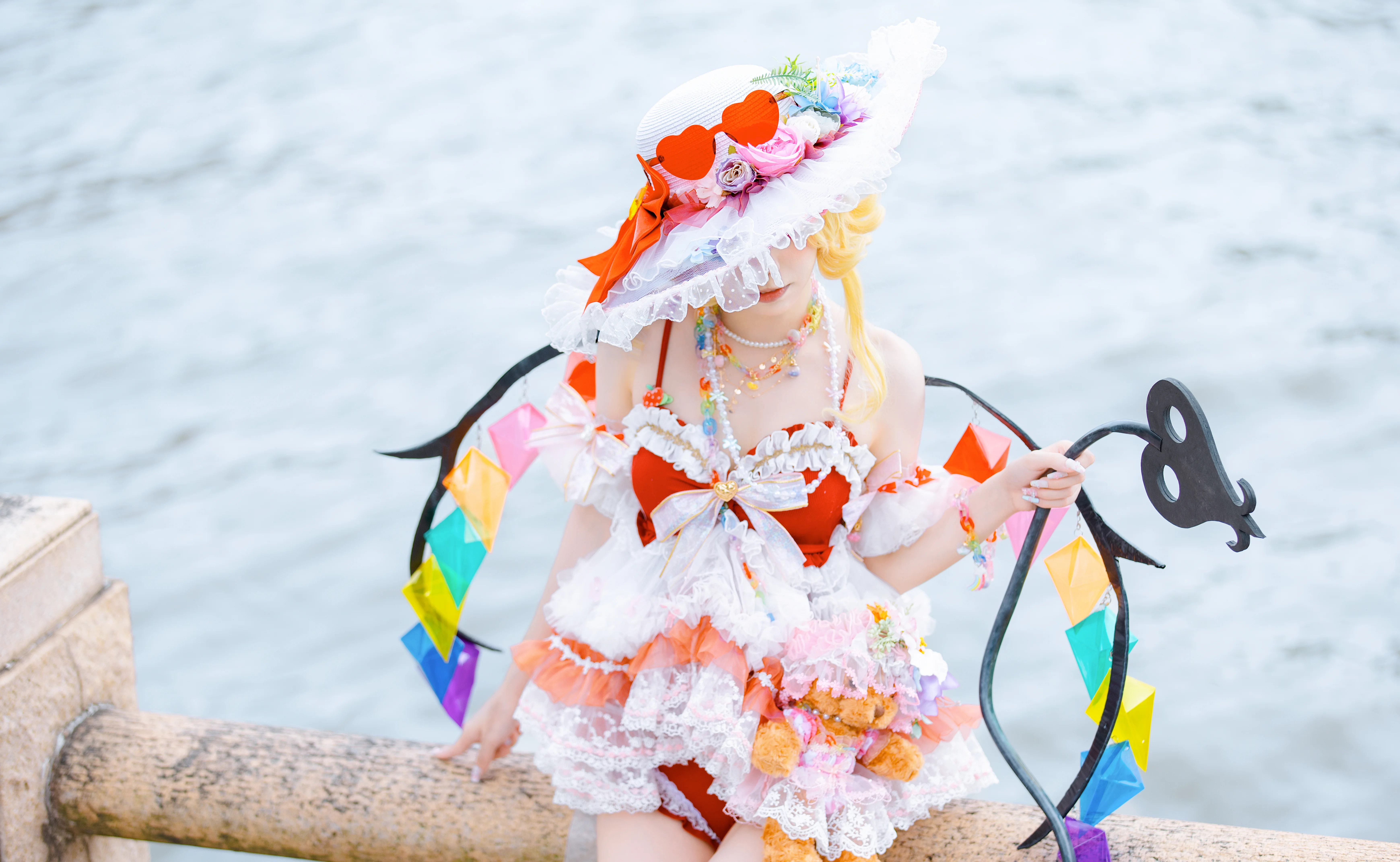 【芙兰朵露斯卡雷特cos】夏日泳装与遮阳帽的梦幻碰撞 - 第 5 张