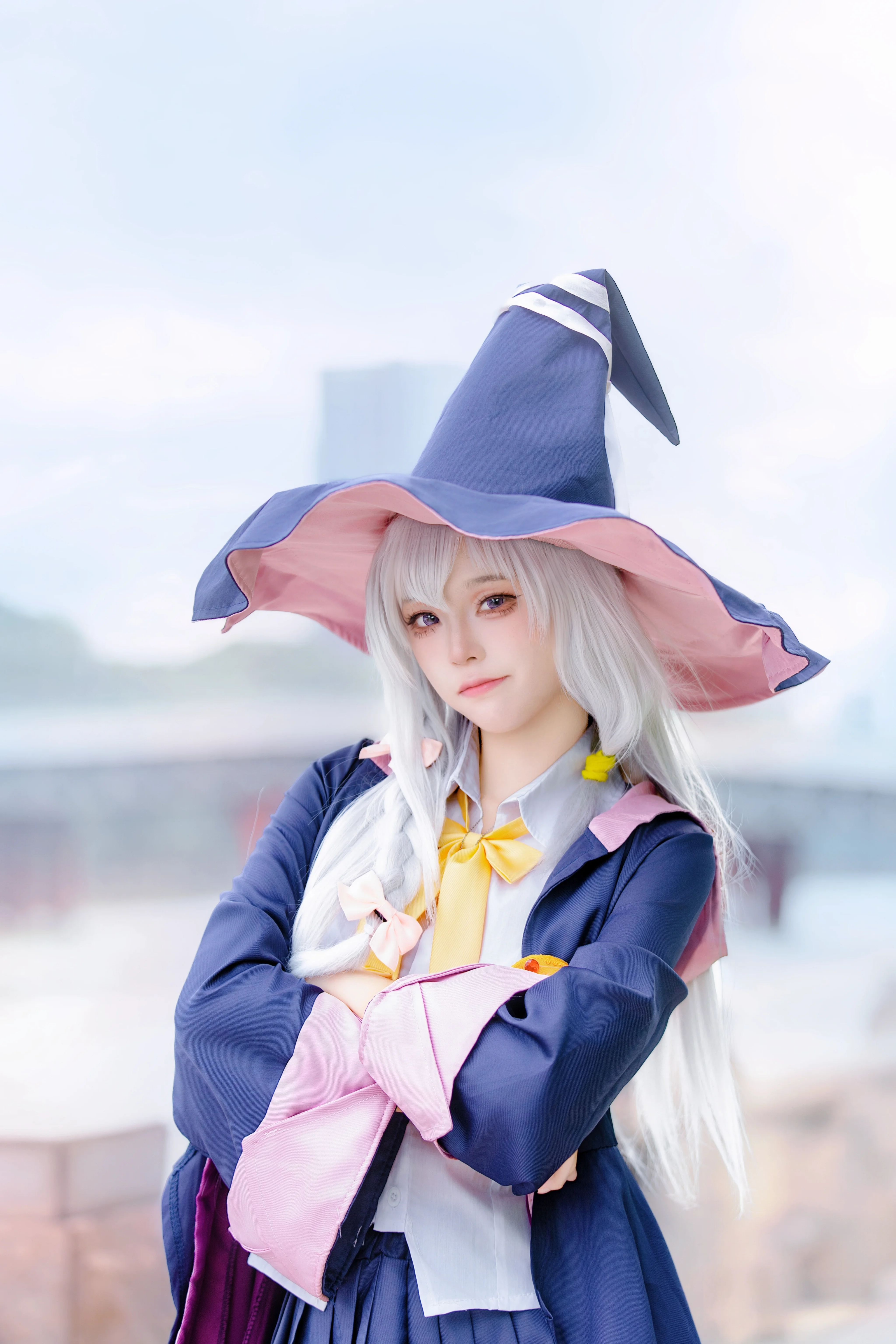 【伊蕾娜cos】魔女之旅，漫步于江畔的银发魔女 - 第 2 张