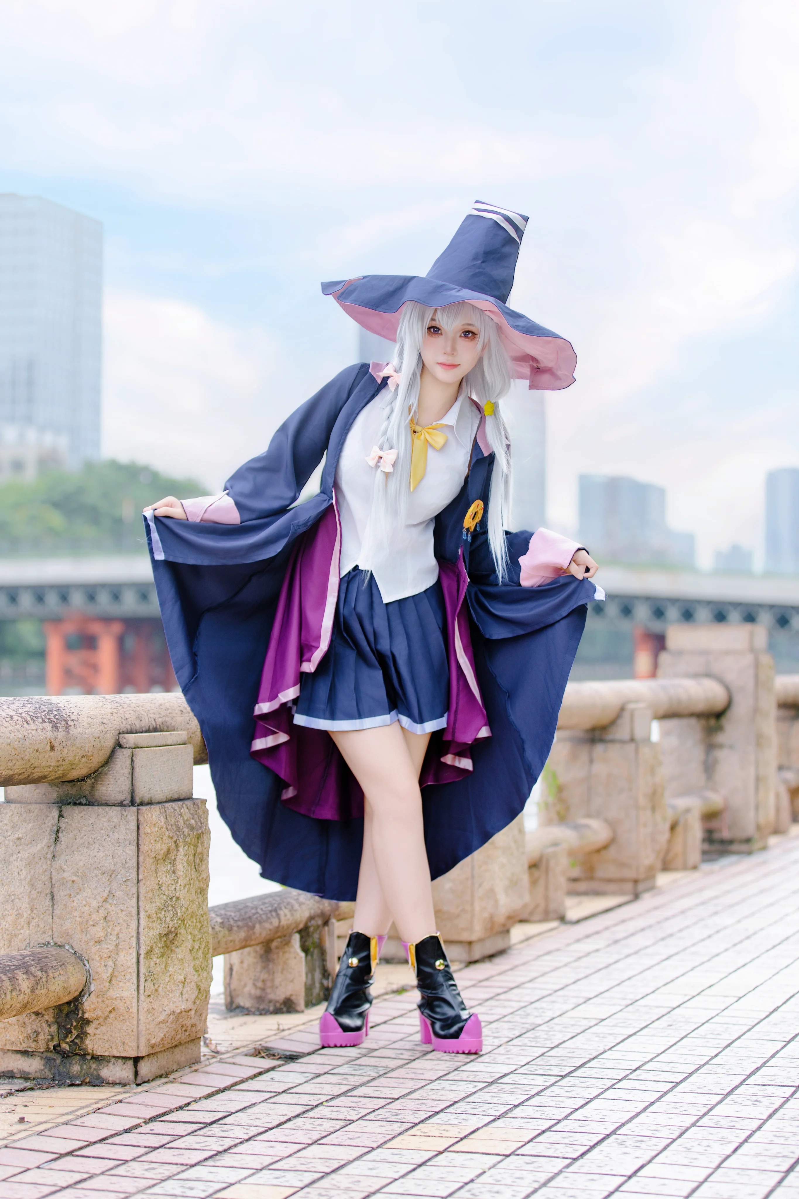 【伊蕾娜cos】魔女之旅，漫步于江畔的银发魔女 - 第 4 张