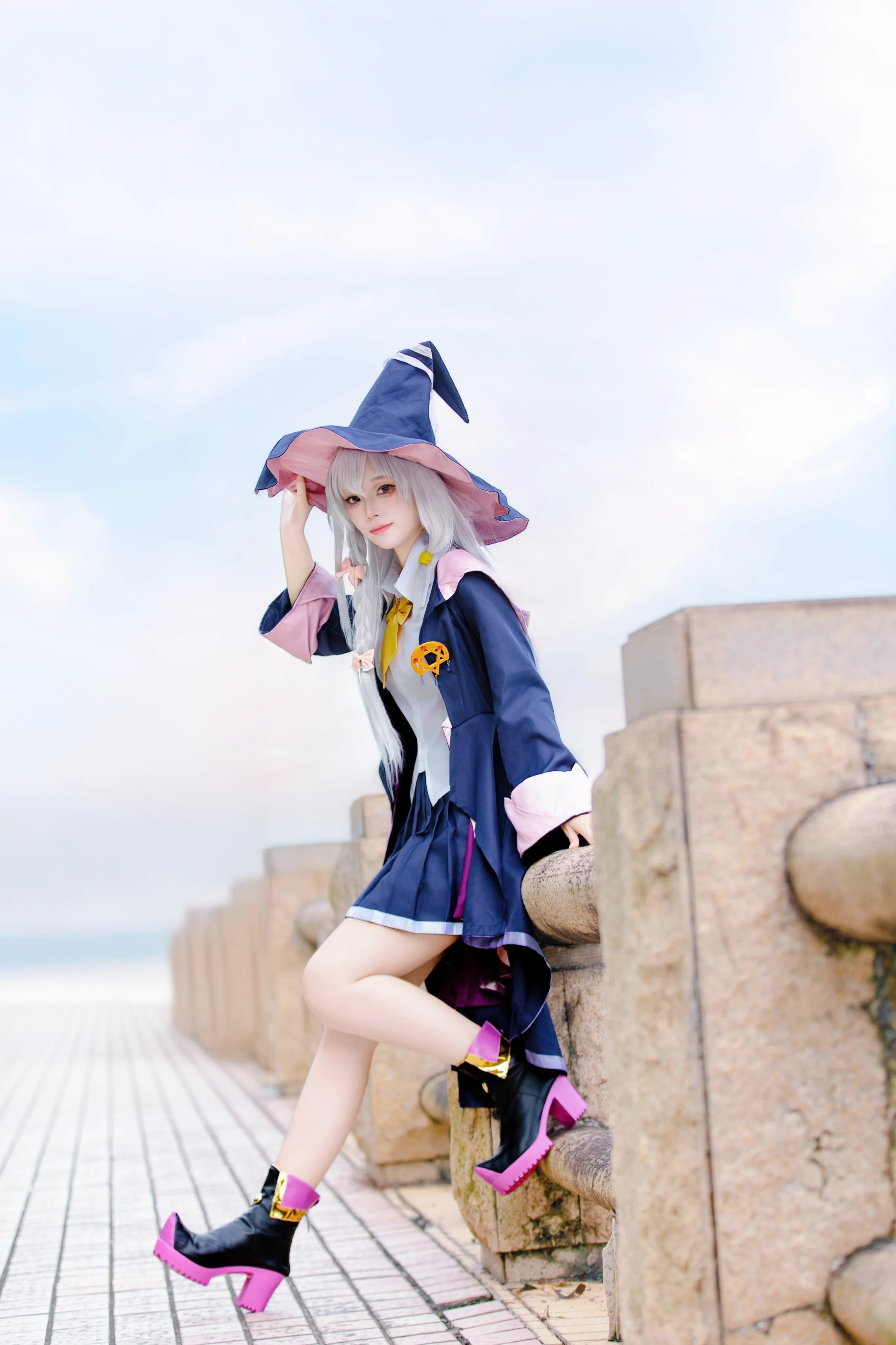 【伊蕾娜cos】魔女之旅，漫步于江畔的银发魔女