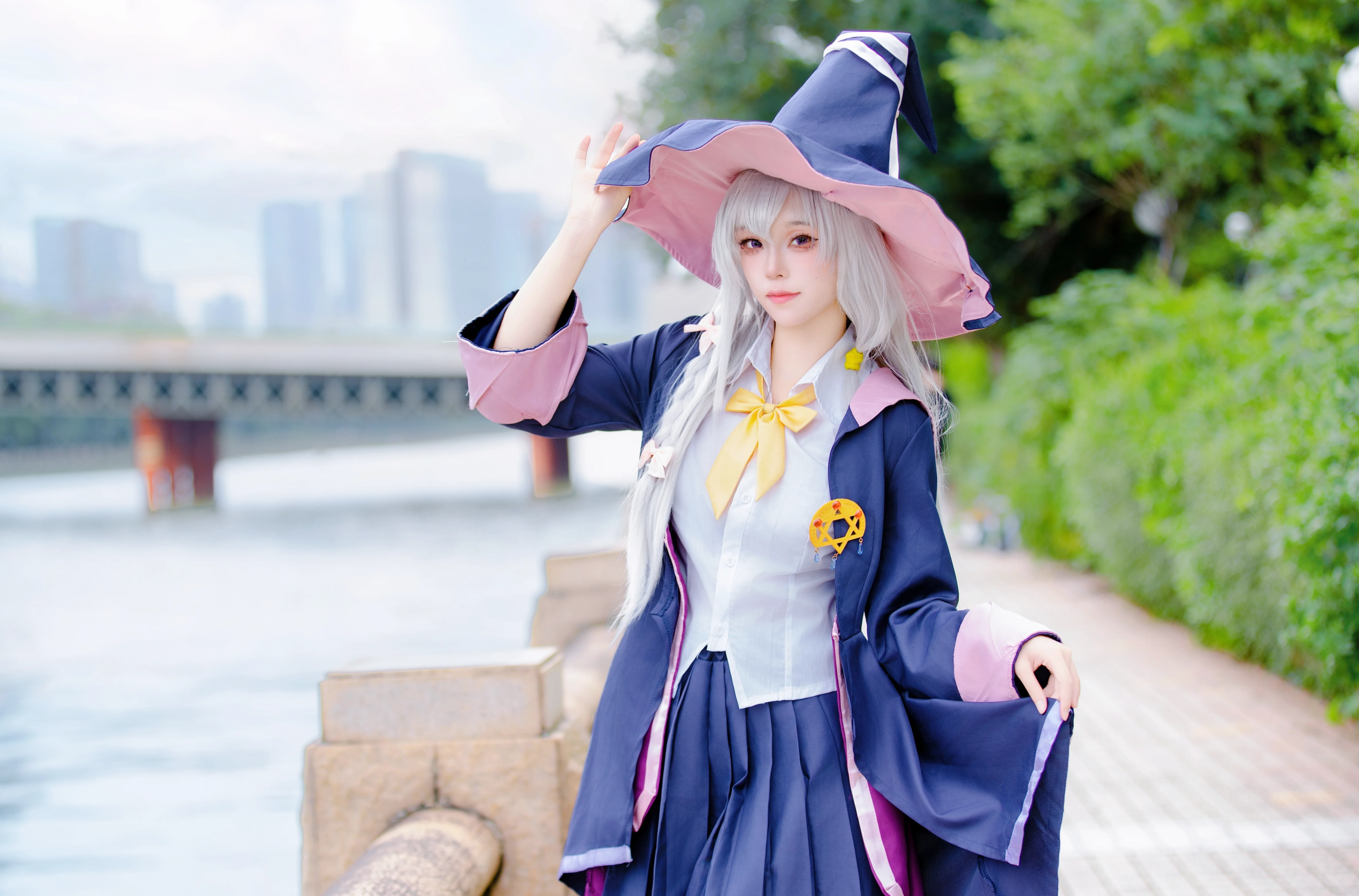 【伊蕾娜cos】魔女之旅，漫步于江畔的银发魔女 - 第 7 张
