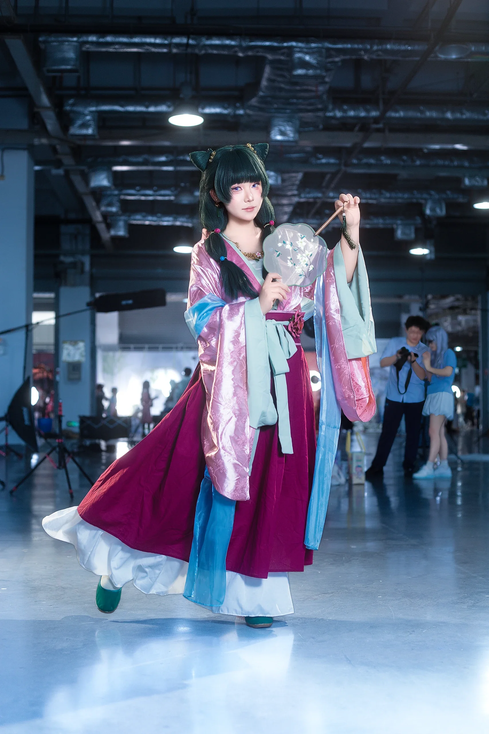 【猫猫cos】药屋少女的呢喃，轻摇团扇踏足漫展 - 第 2 张