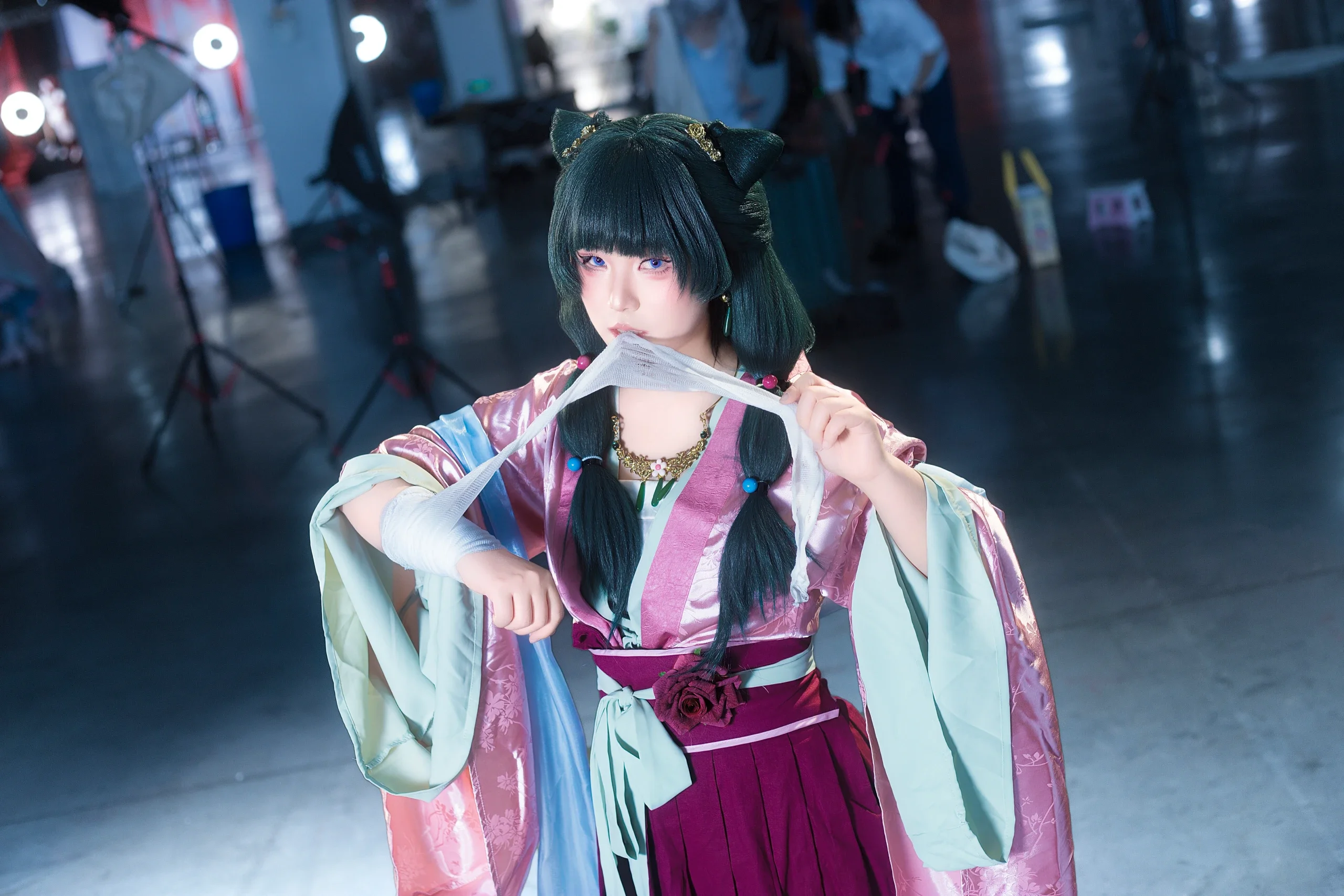 【猫猫cos】药屋少女的呢喃，轻摇团扇踏足漫展 - 第 4 张