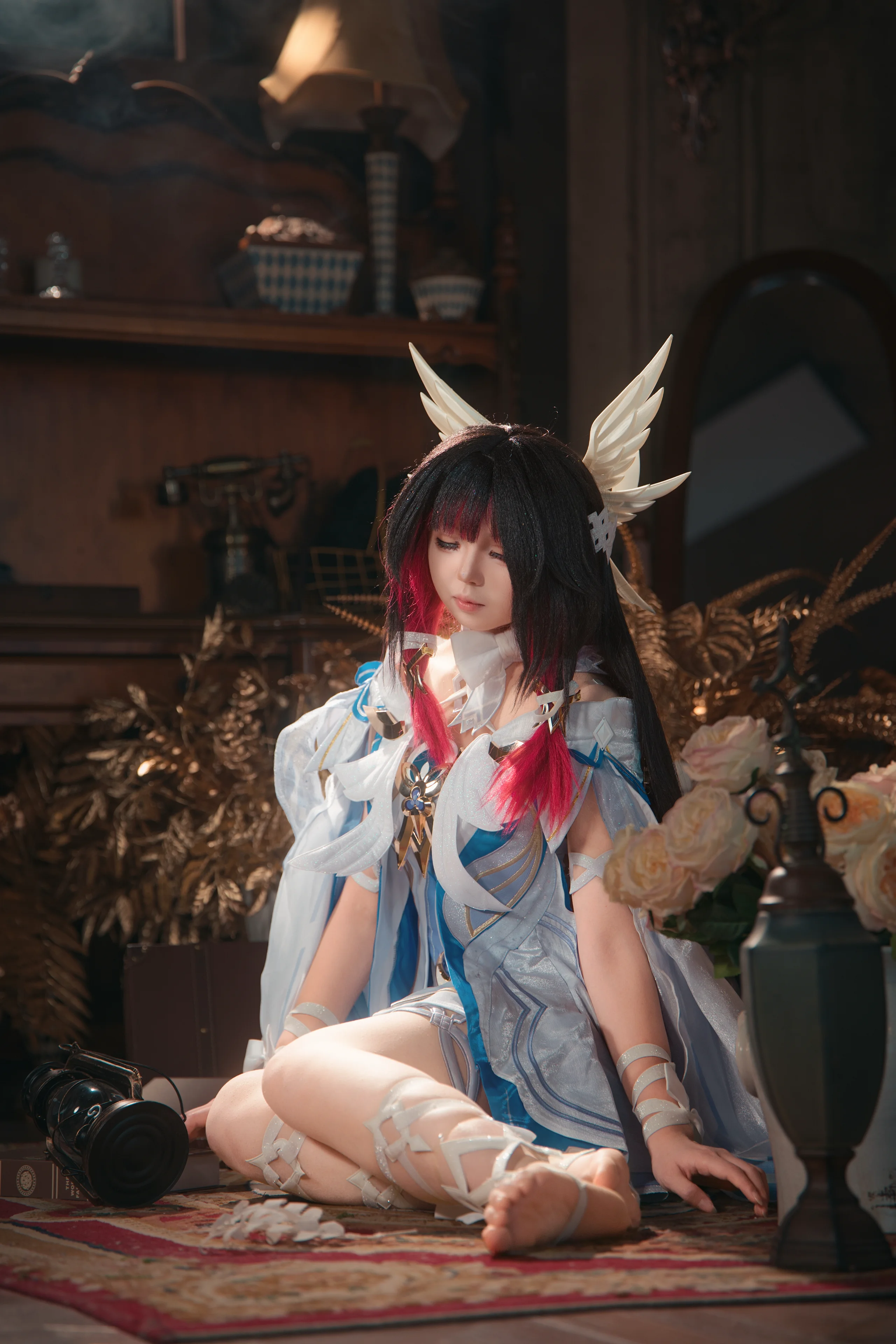 【哥伦比娅cos】少女绮想曲，复古书房里的静谧光影 - 第 1 张