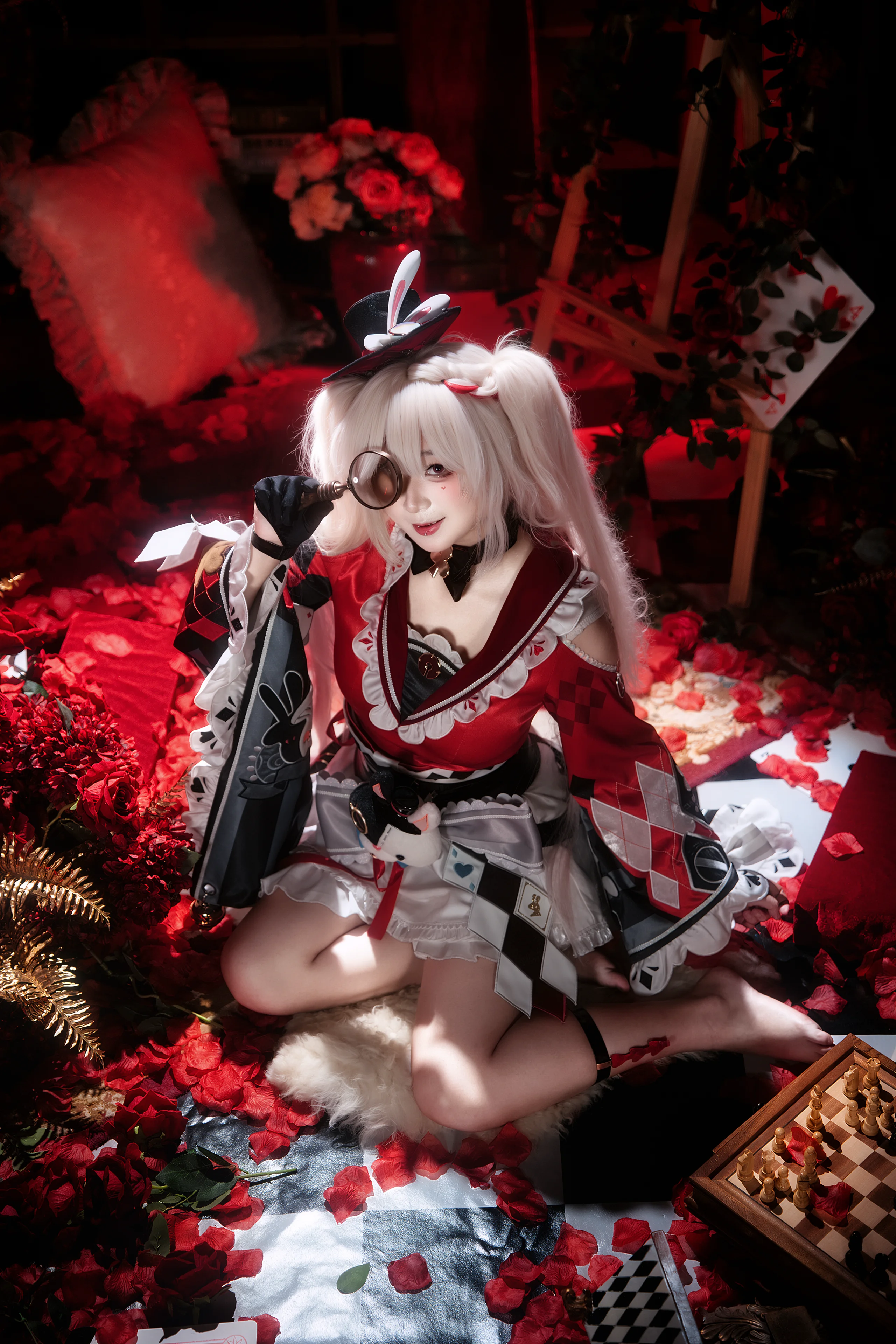 【花火cos】崩坏星穹铁道，红黑白棋盘格里的兔耳少女 - 第 4 张