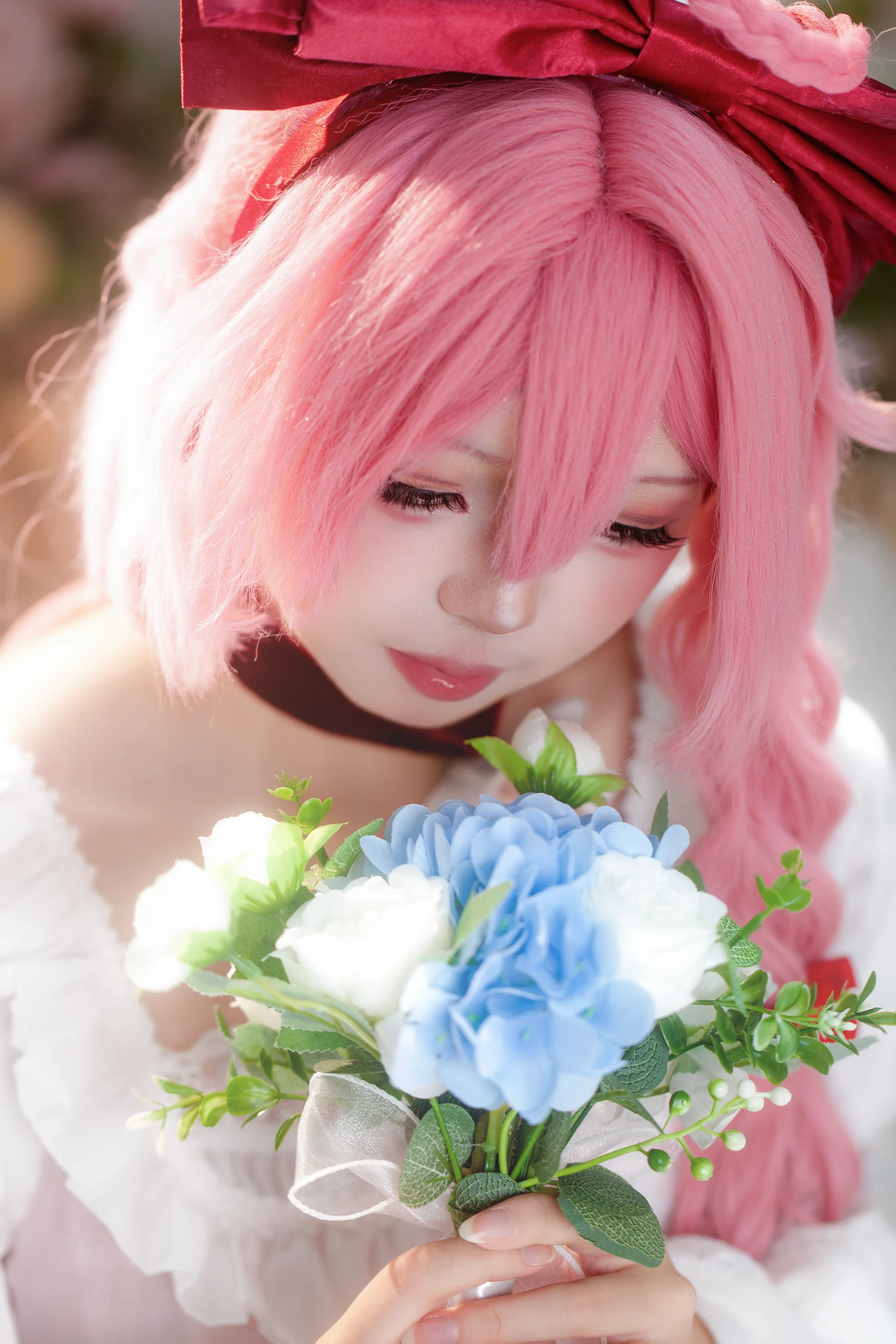 【爱莉希雅cos】粉色的洋装与花束，定格温柔的瞬间 - 第 1 张
