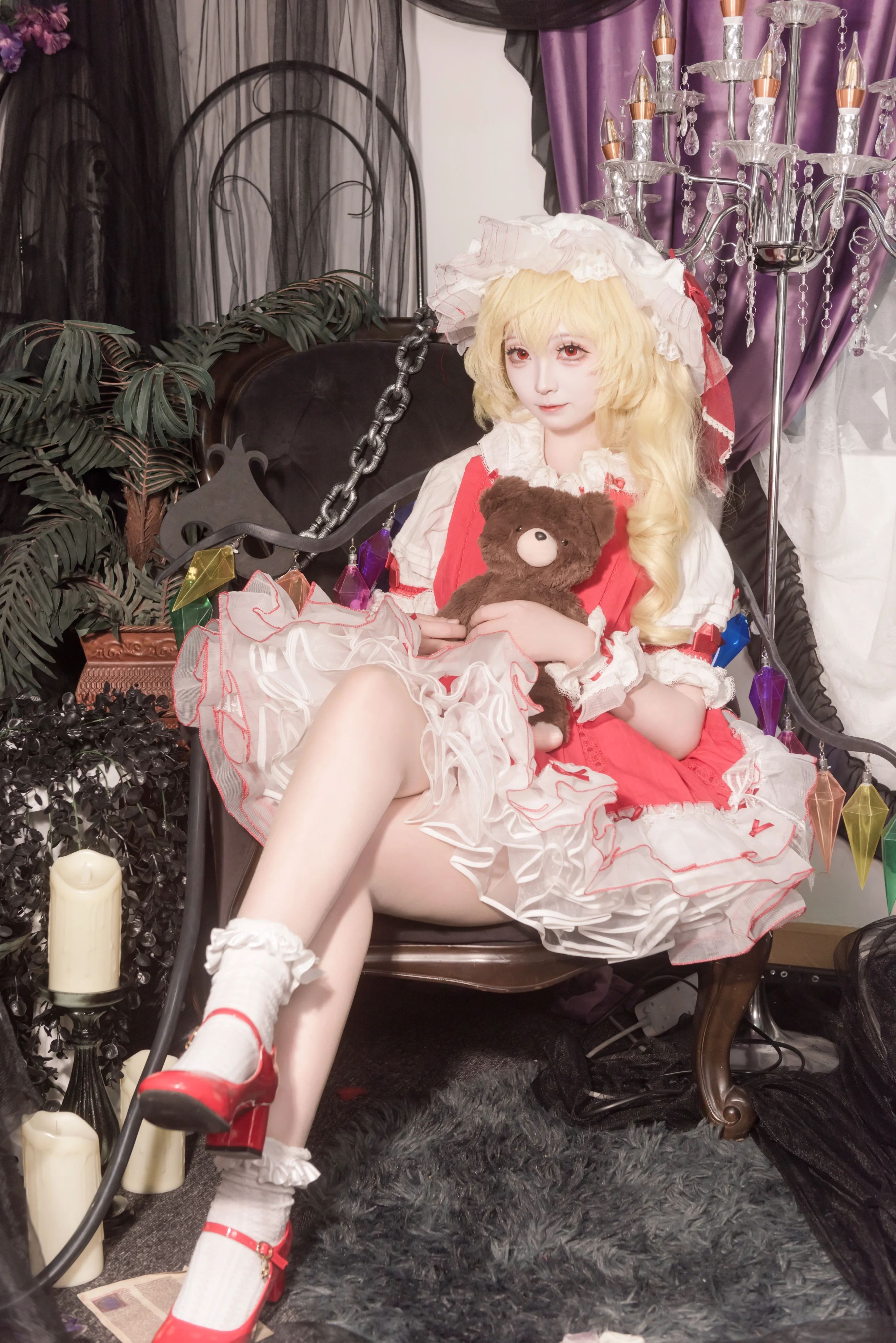 【芙蘭朵露斯卡雷特cos】東方project的紅白洋裝與暗黑童話風分享 - 第 1 張